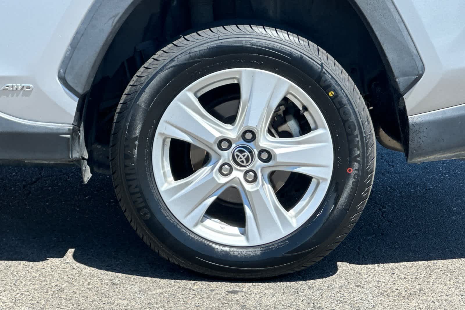 Thumbnail: 2021 Toyota RAV4 - 31