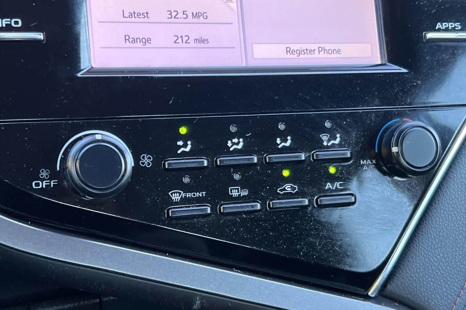 Thumbnail: 2018 Toyota Camry - 20