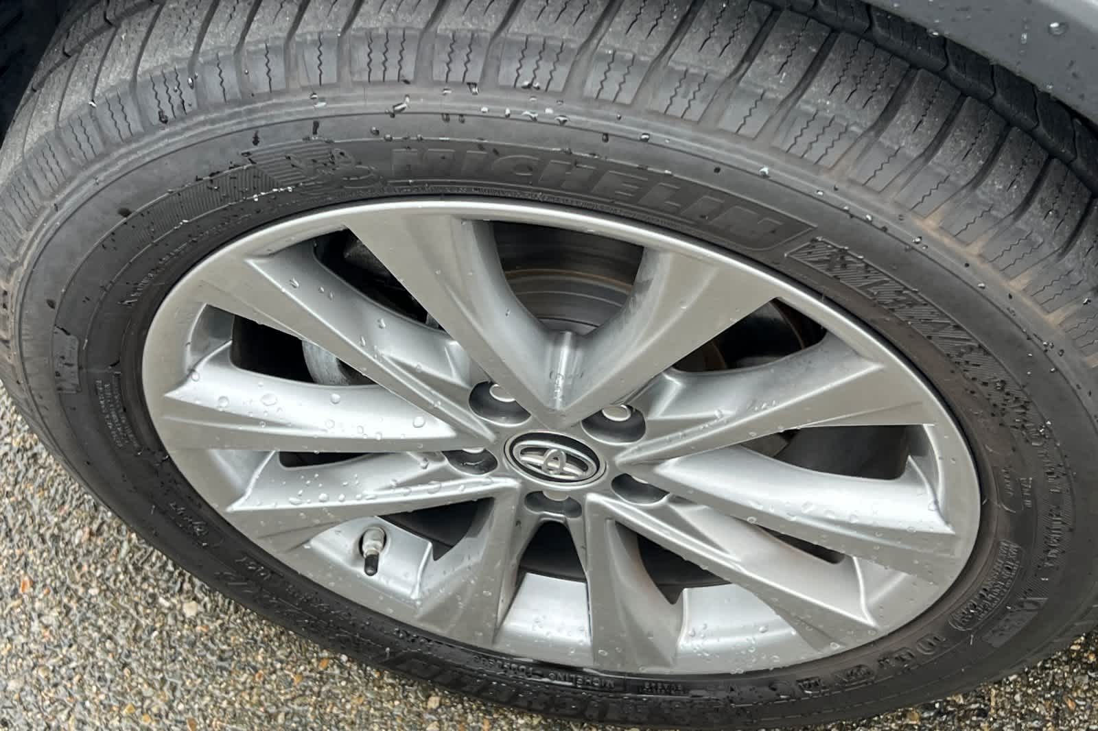 Thumbnail: 2017 Toyota RAV4 - 22