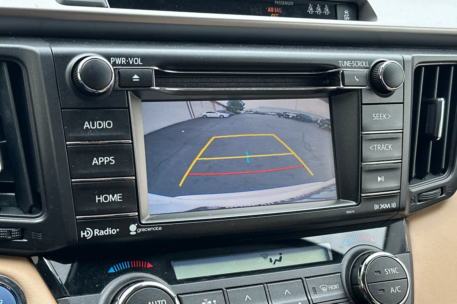 Thumbnail: 2018 Toyota RAV4 - 21