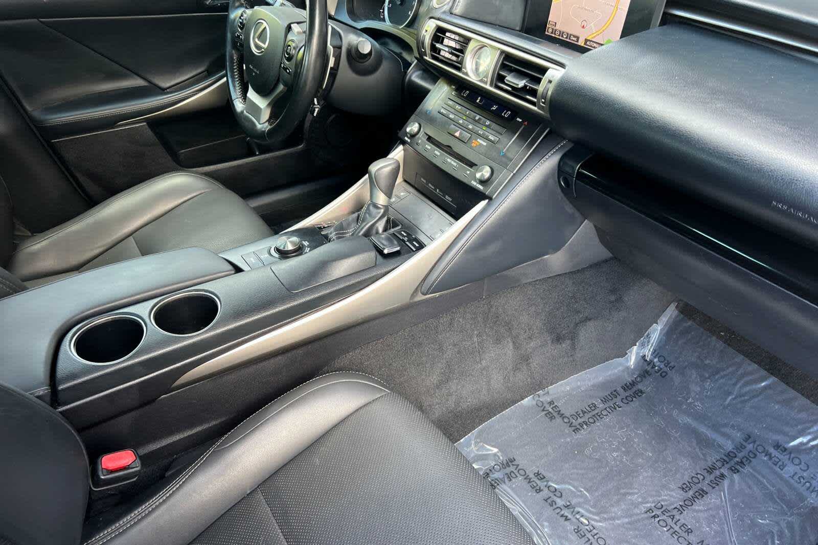Thumbnail: 2015 Lexus IS - 15
