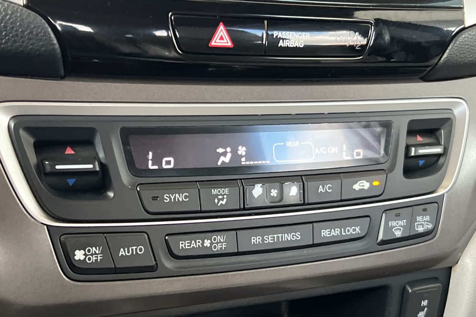 Thumbnail: 2016 Honda Pilot - 23