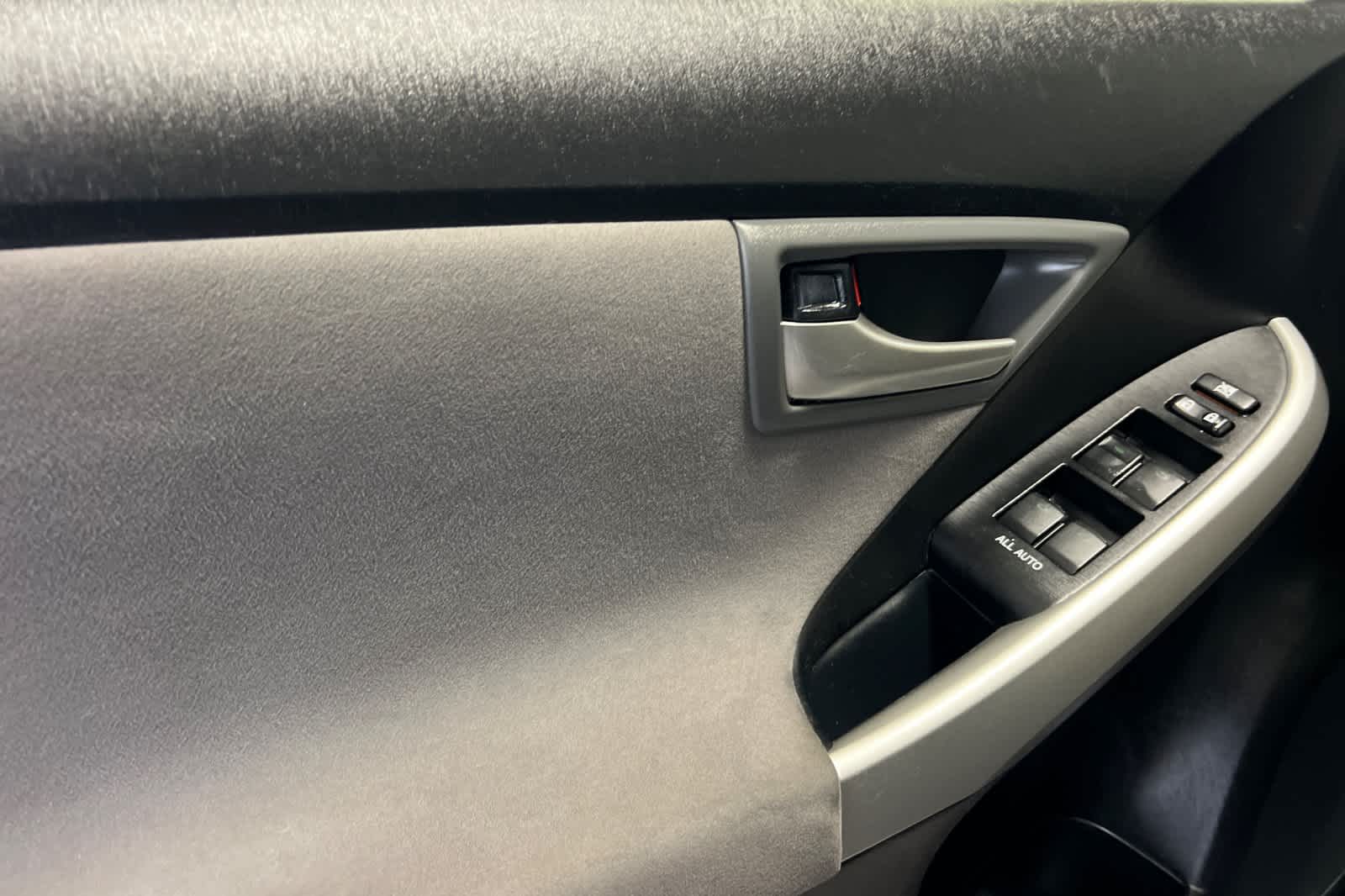 Thumbnail: 2015 Toyota Prius - 12