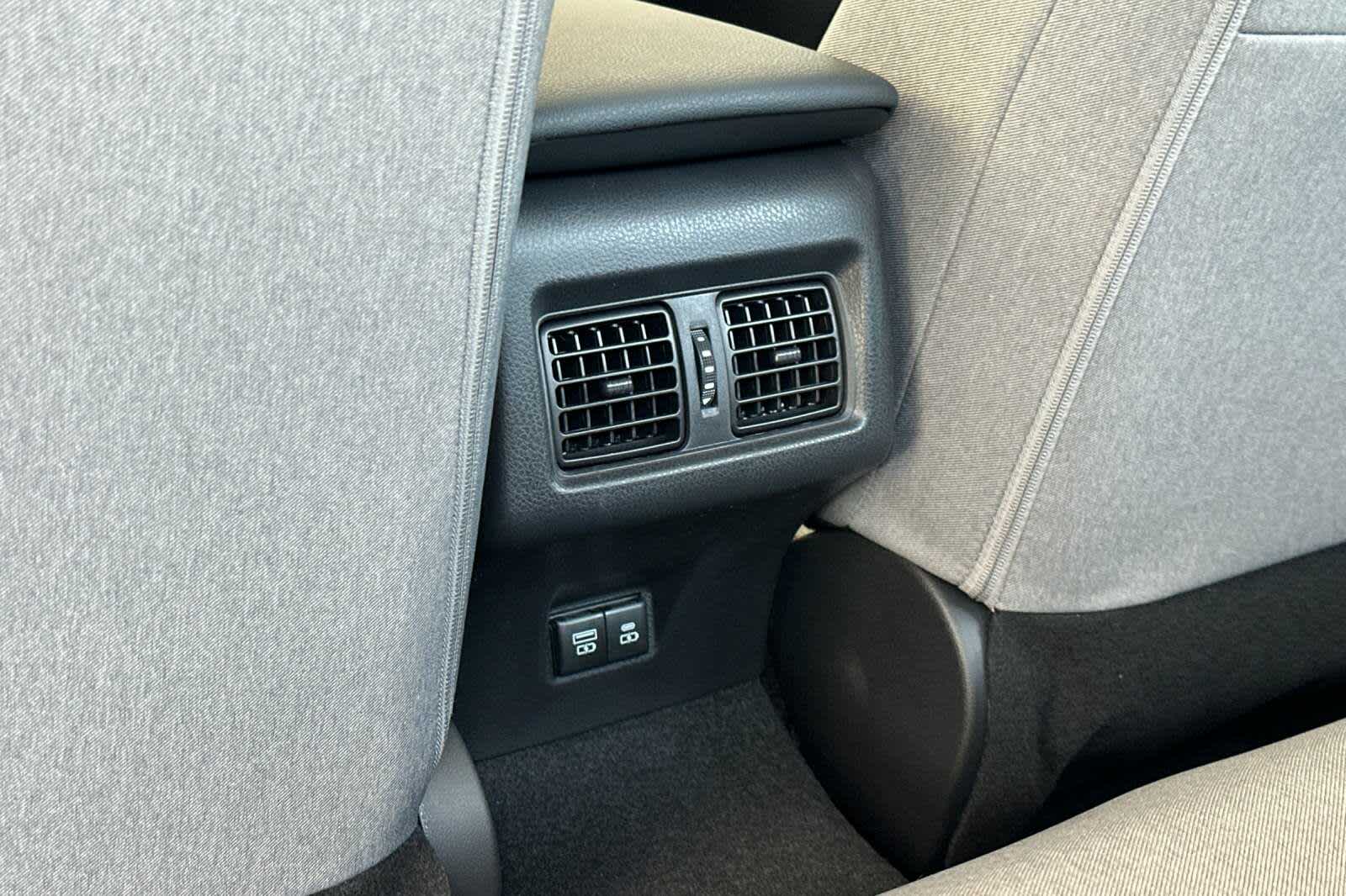 2025 Toyota Camry LE 14