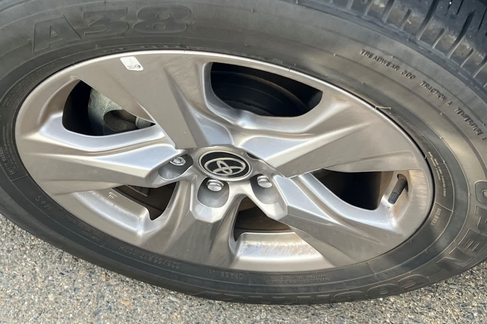 Thumbnail: 2022 Toyota RAV4 - 10