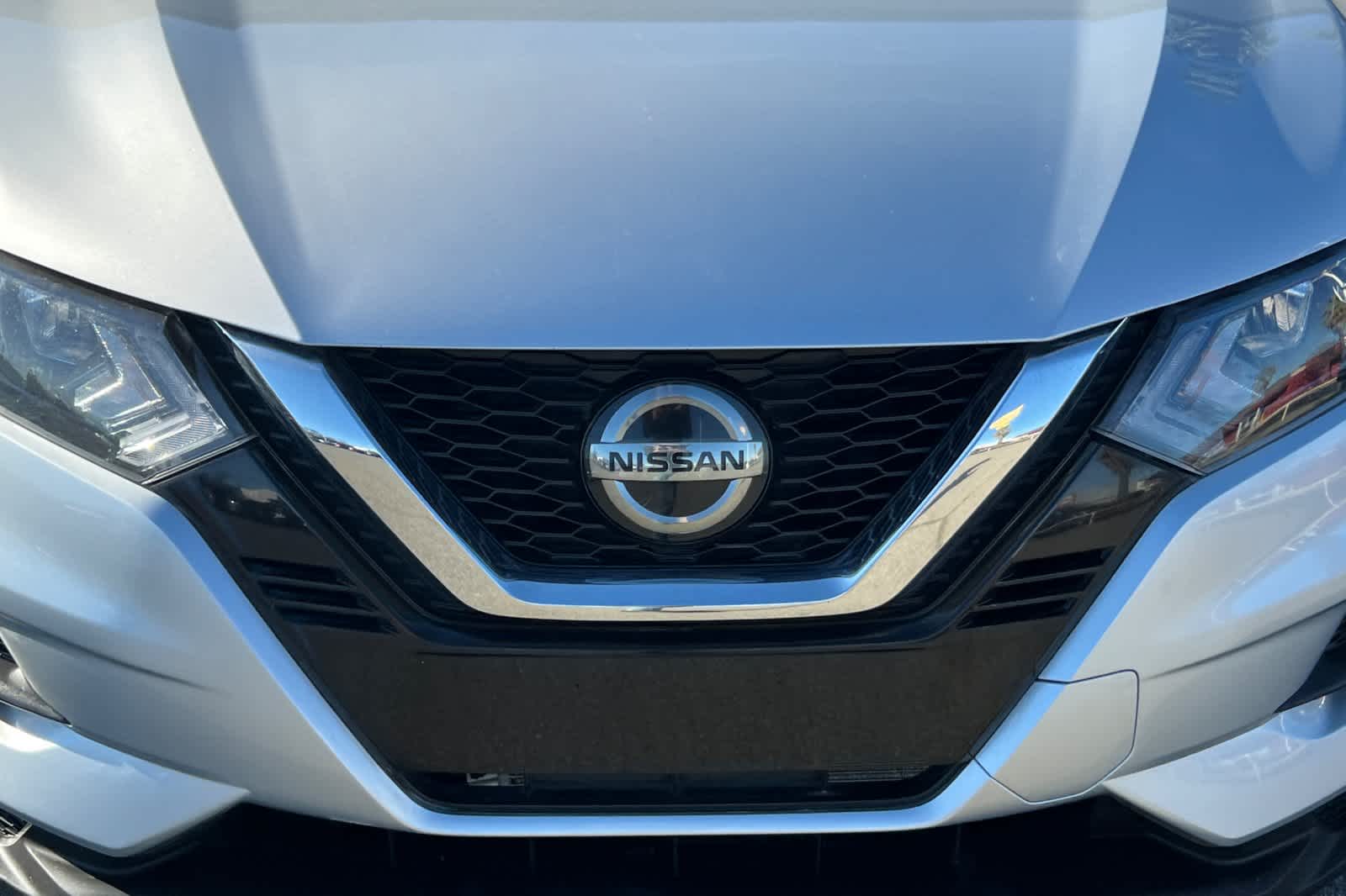 Thumbnail: 2021 Nissan Rogue Sport - 9
