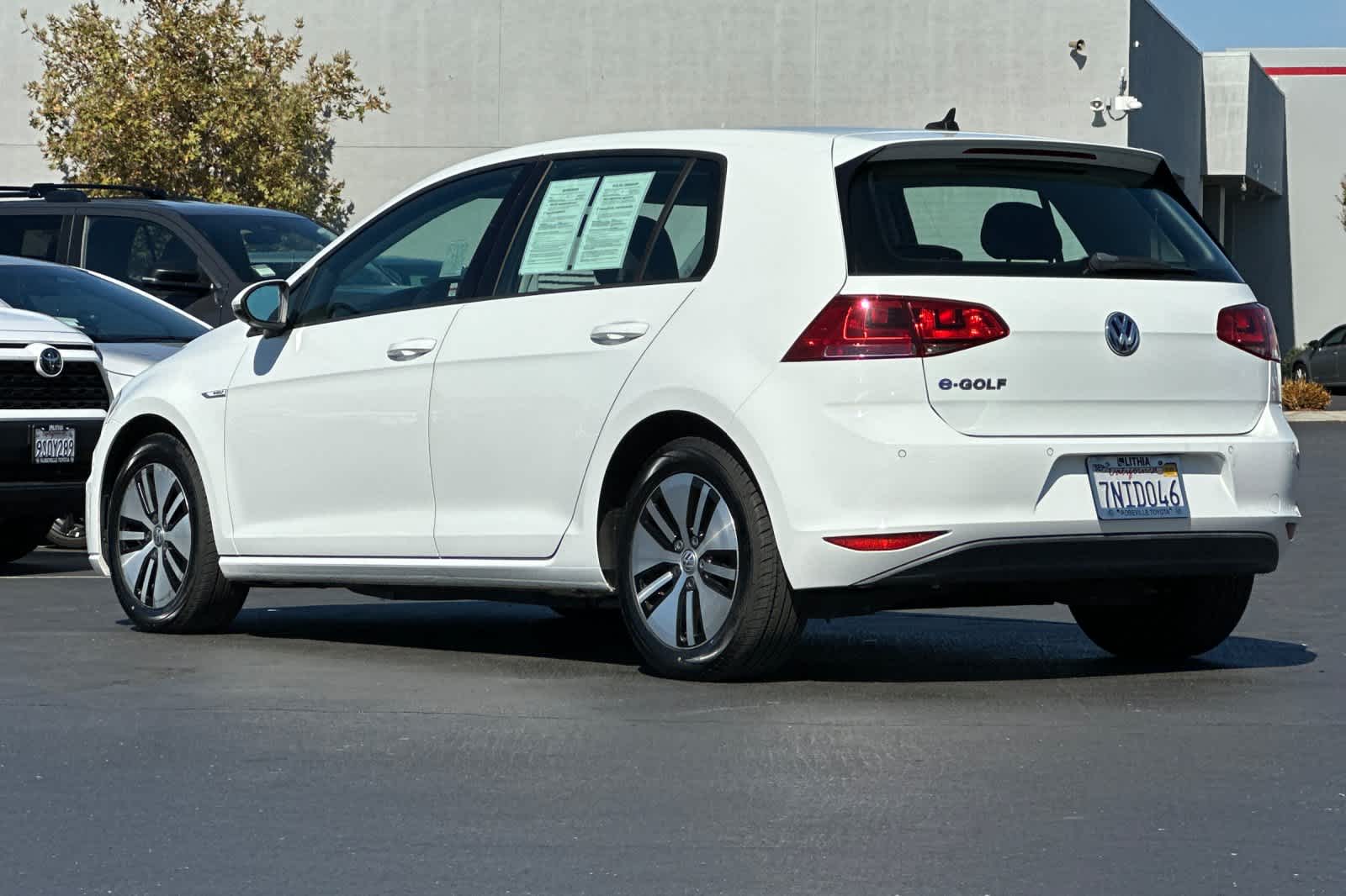 Thumbnail: 2015 Volkswagen e-Golf - 7