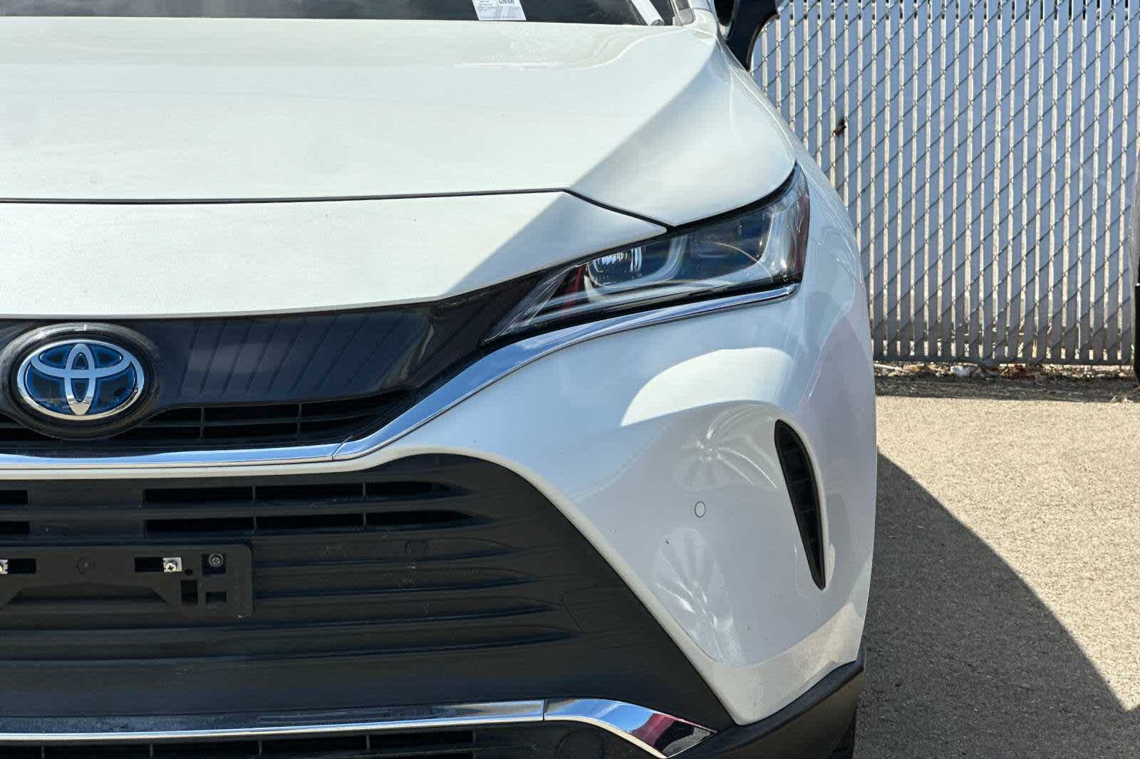 Thumbnail: 2022 Toyota Venza - 10