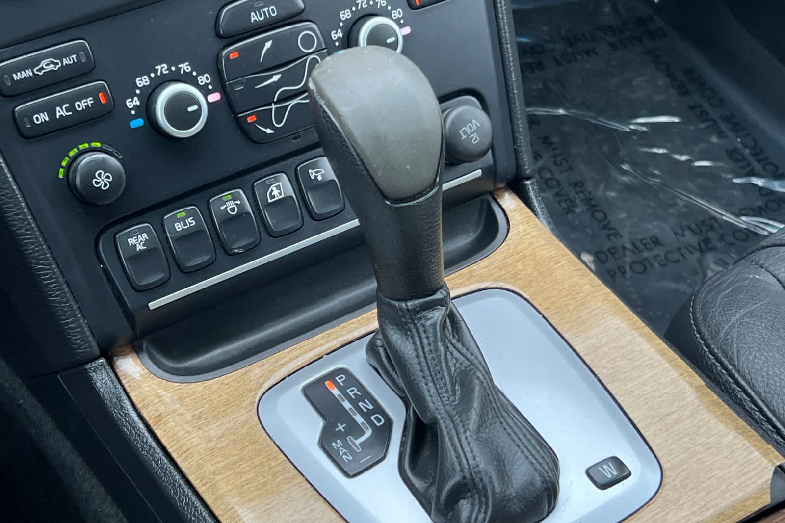 Thumbnail: 2012 Volvo XC90 - 24