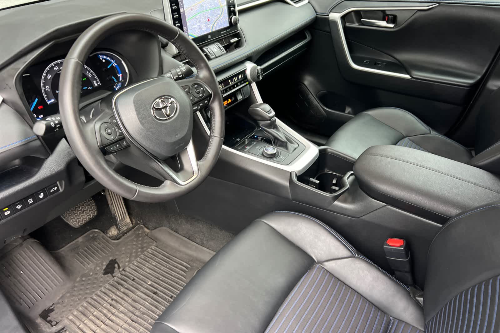 Thumbnail: 2022 Toyota RAV4 - 11