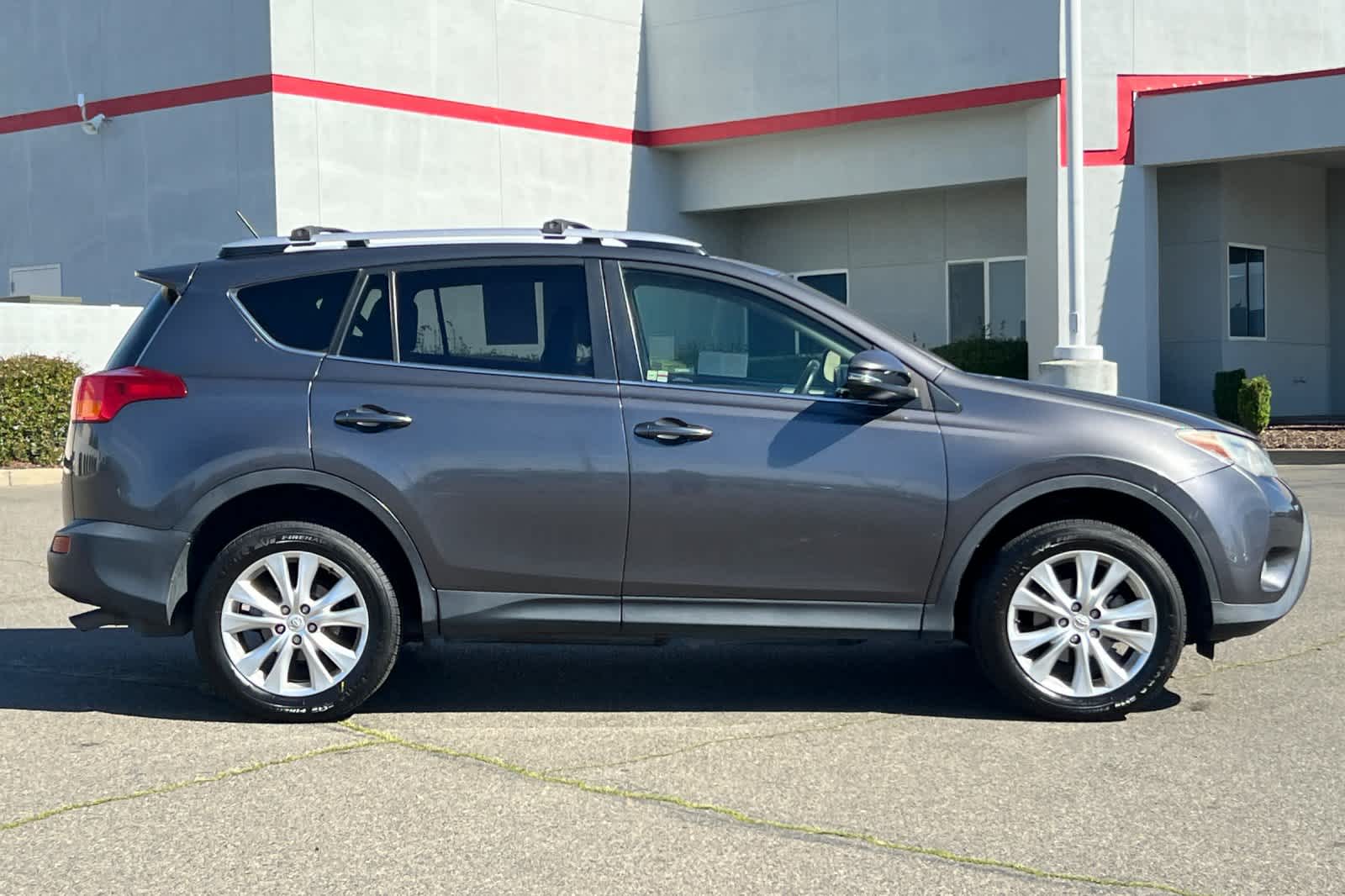Thumbnail: 2015 Toyota RAV4 - 6