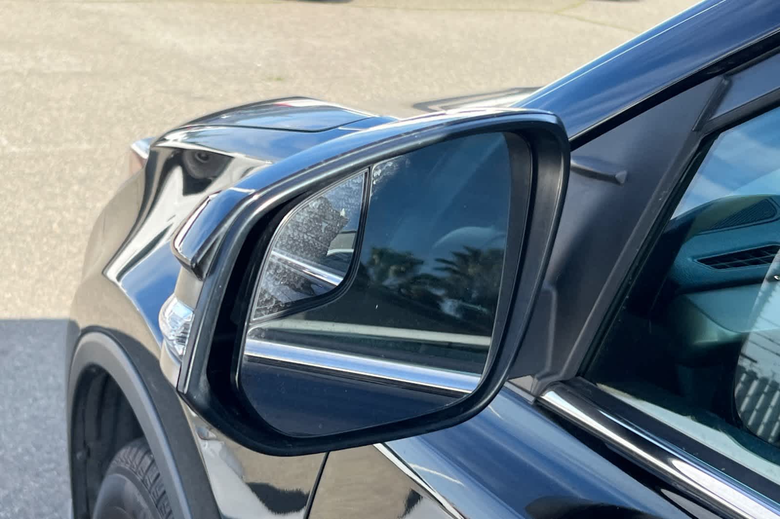 Thumbnail: 2018 Toyota RAV4 - 19