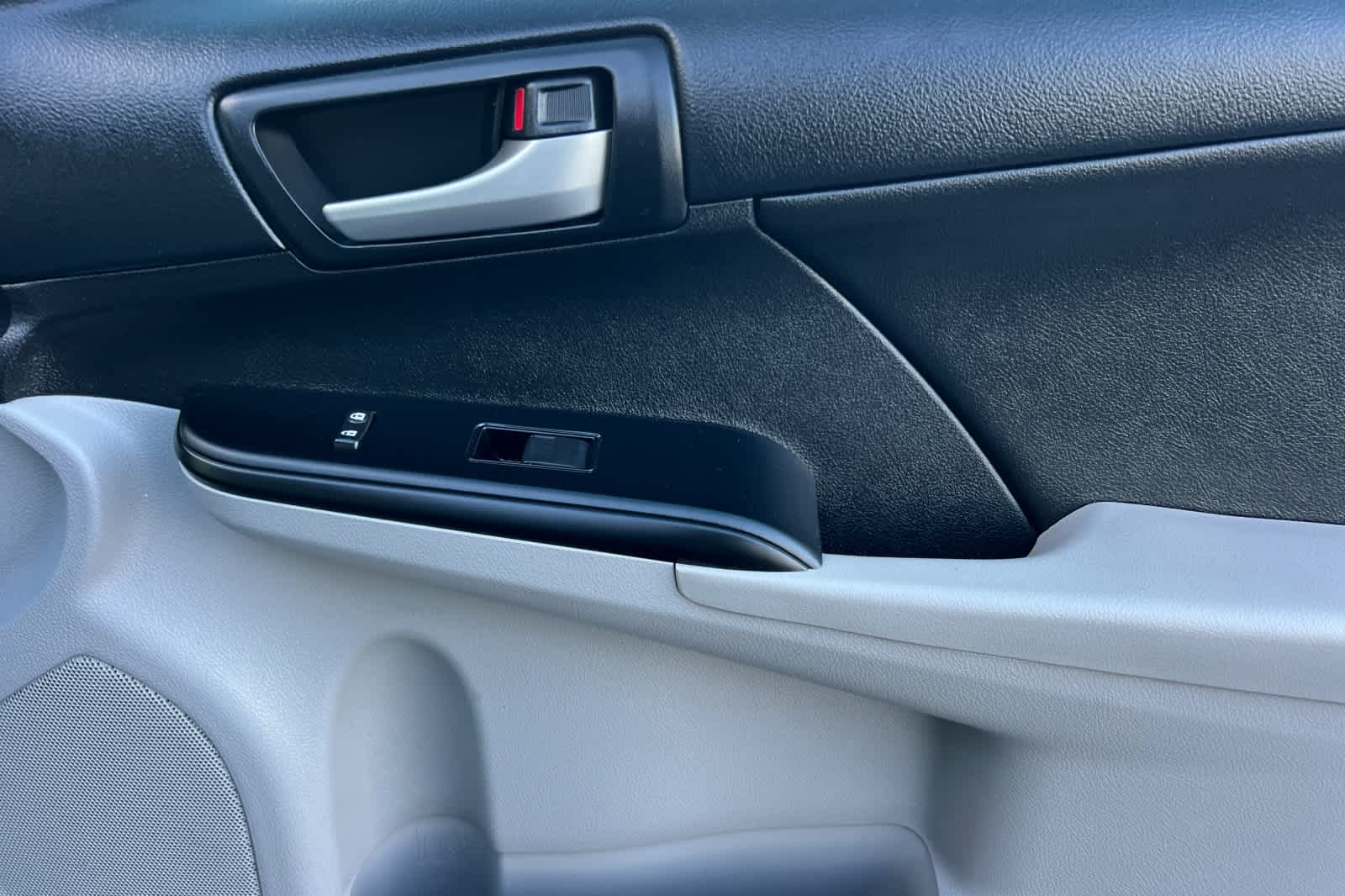 Thumbnail: 2014 Toyota Camry - 17