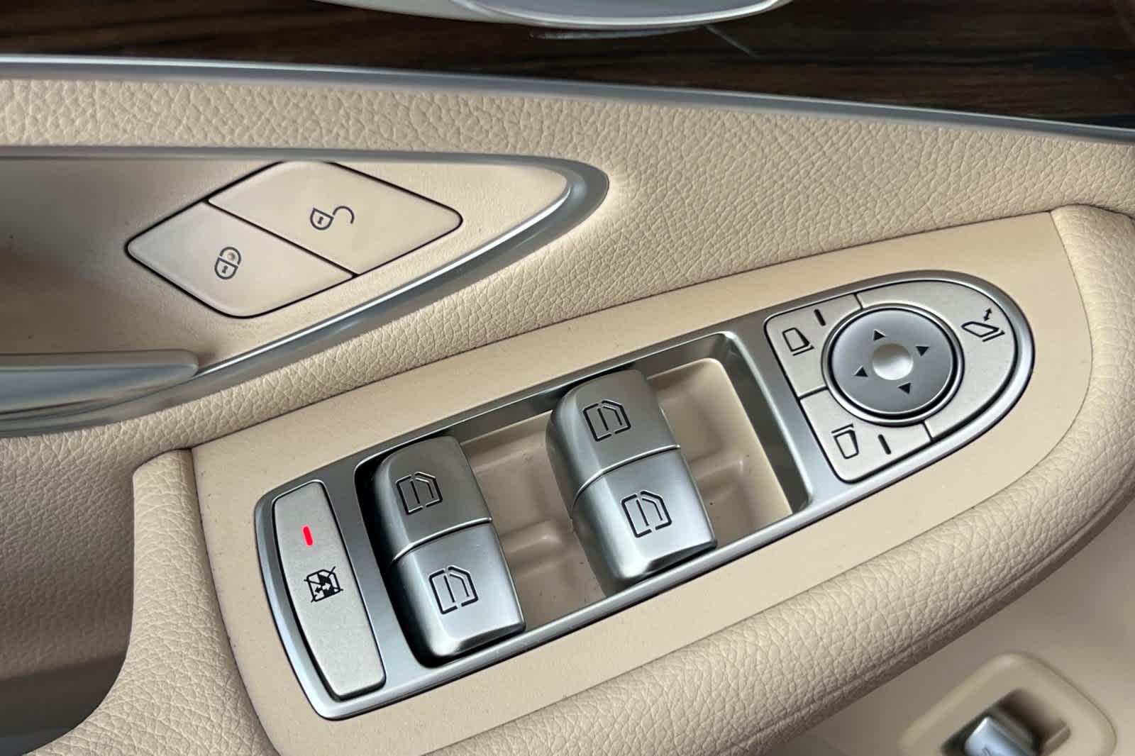 Thumbnail: 2021 Mercedes-Benz GLC - 13