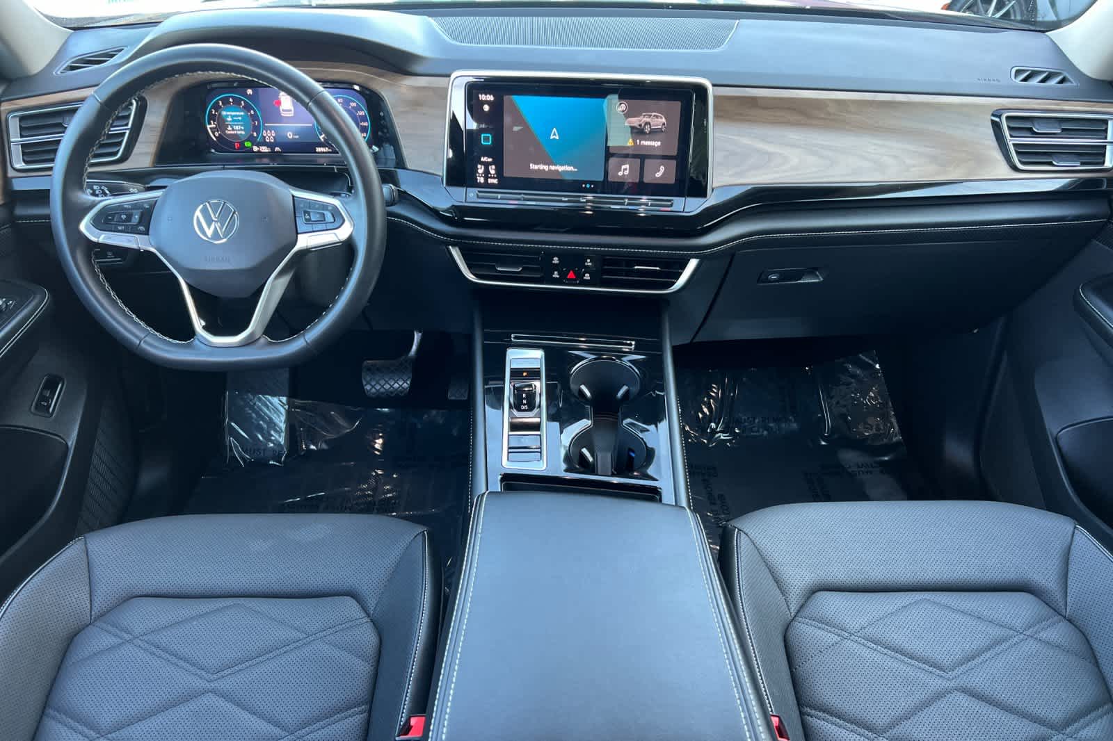 Thumbnail: 2024 Volkswagen Atlas - 3