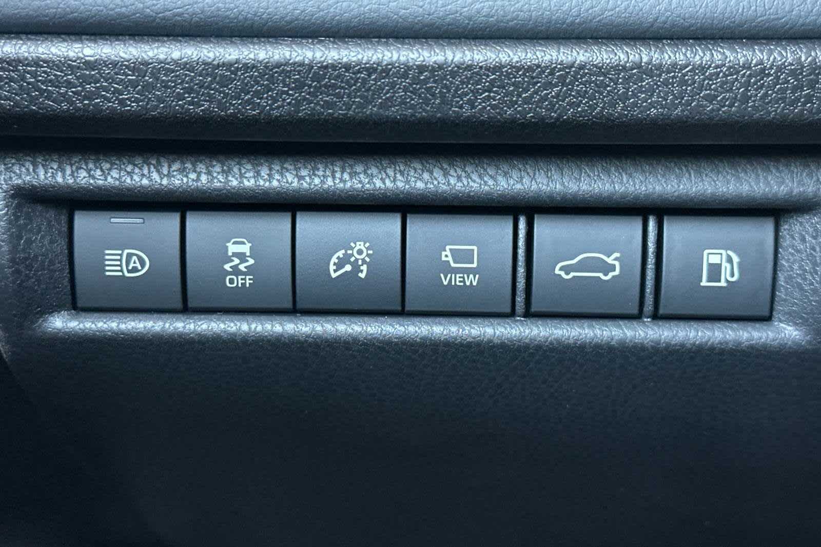 2025 Toyota Camry XSE 28