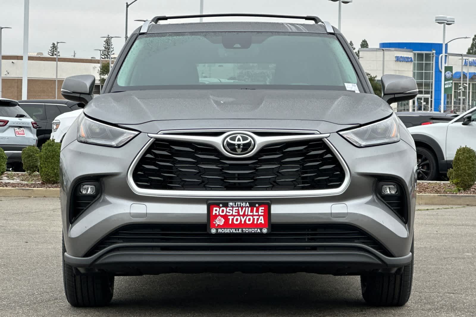 Thumbnail: 2026 Toyota Highlander - 10