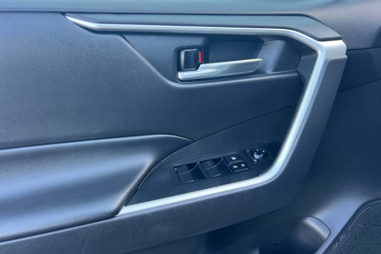 Thumbnail: 2021 Toyota RAV4 - 12