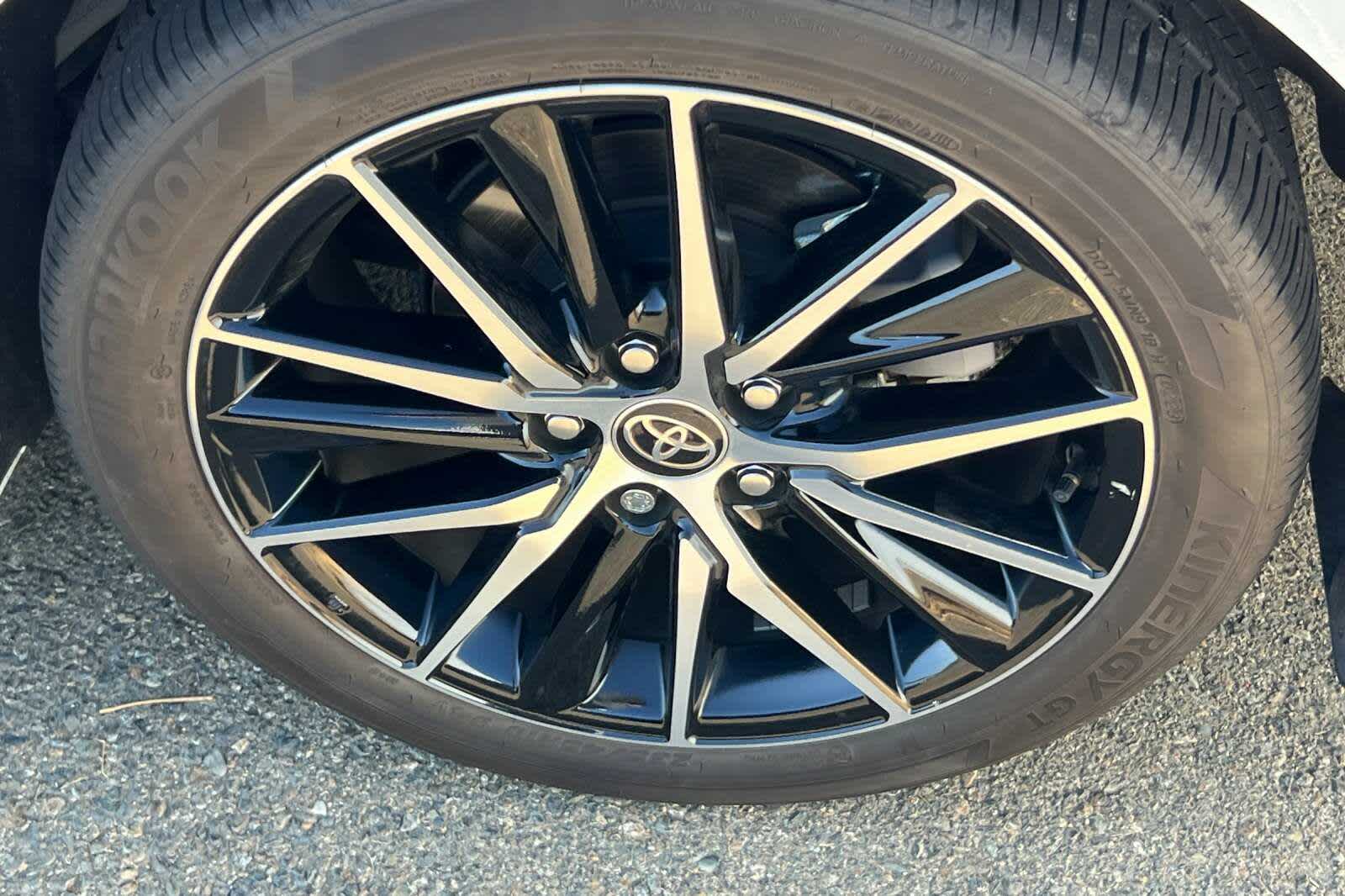 Thumbnail: 2023 Toyota Camry - 18