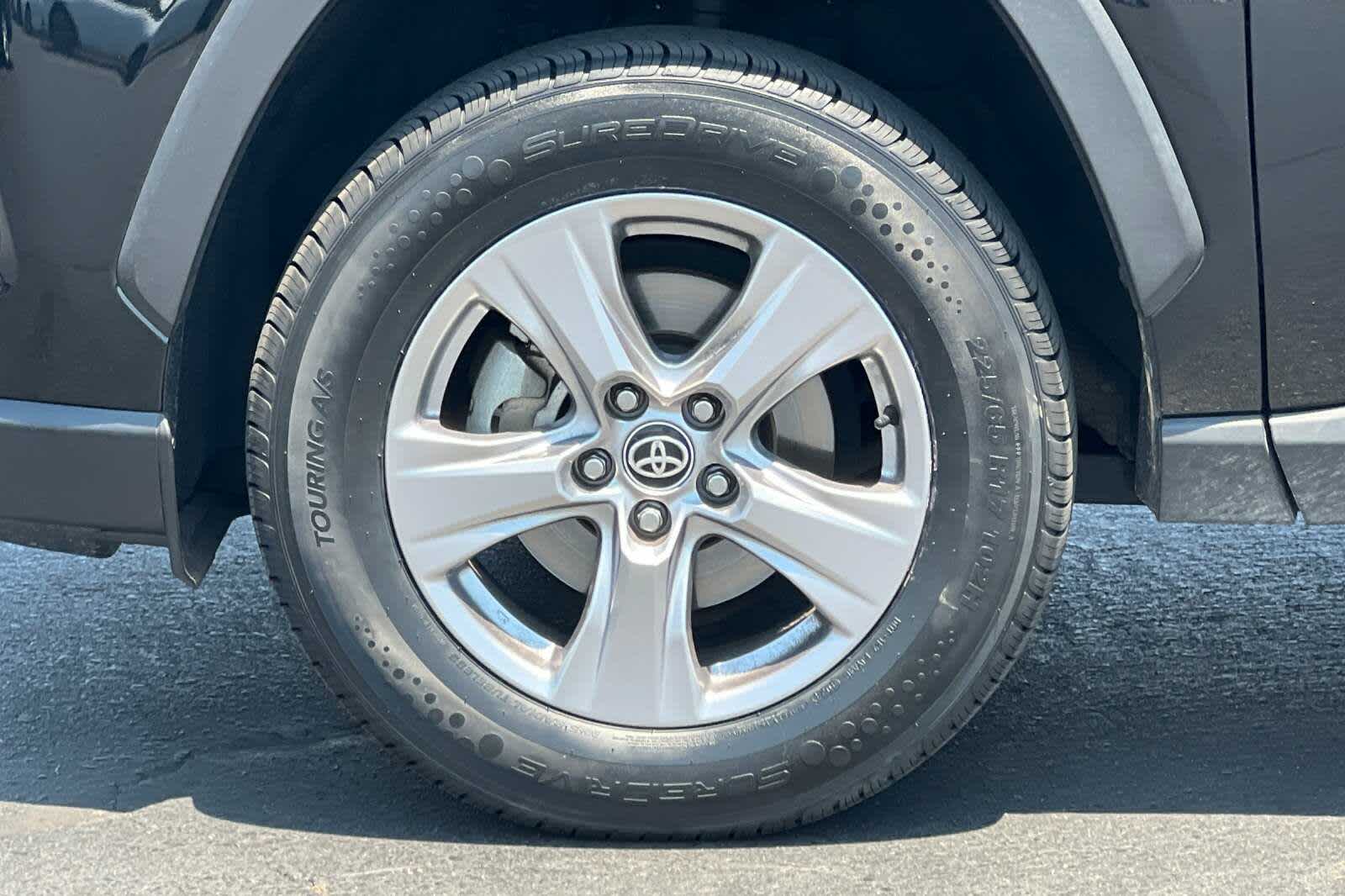 Thumbnail: 2023 Toyota RAV4 - 28