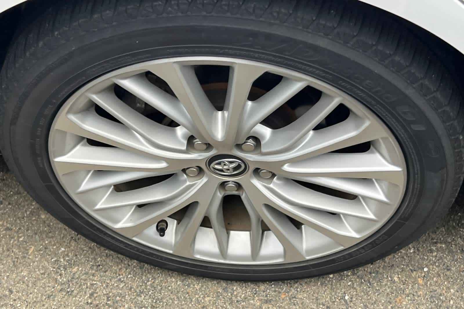 Thumbnail: 2018 Toyota Camry - 14