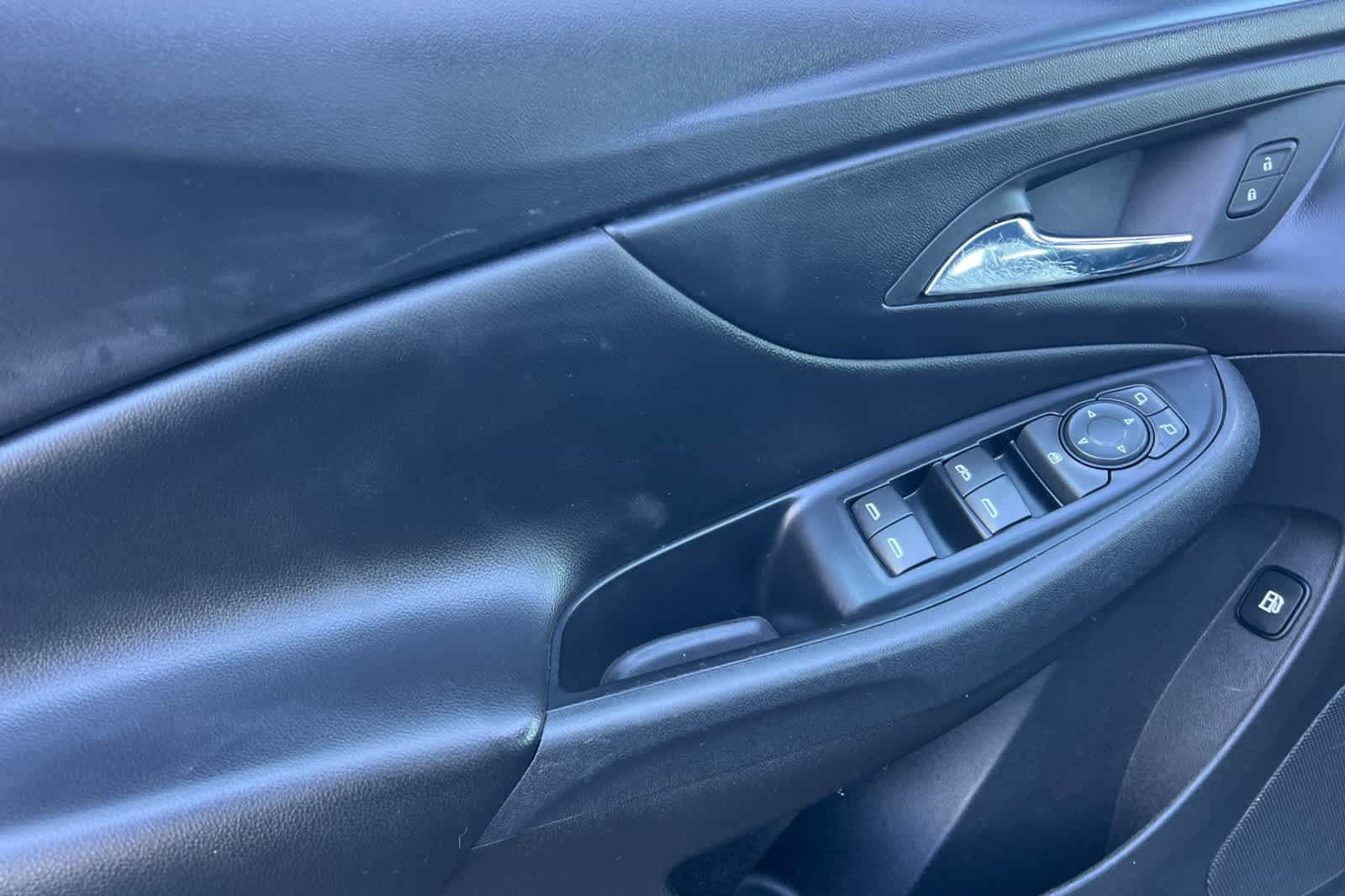 Thumbnail: 2018 Chevrolet Volt - 12