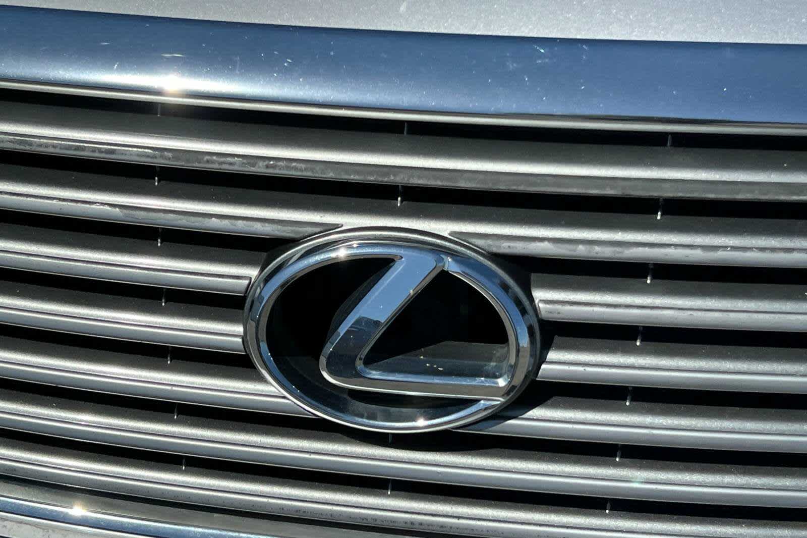 Thumbnail: 2005 Lexus LS - 9