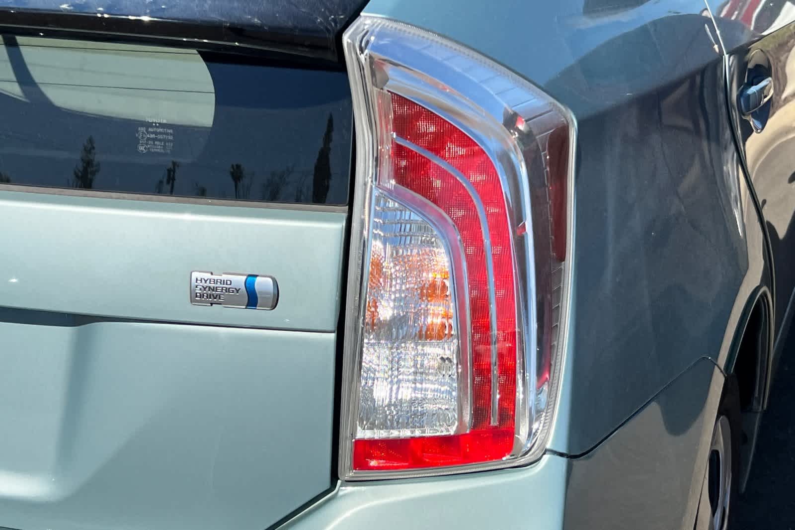 Thumbnail: 2015 Toyota Prius - 18