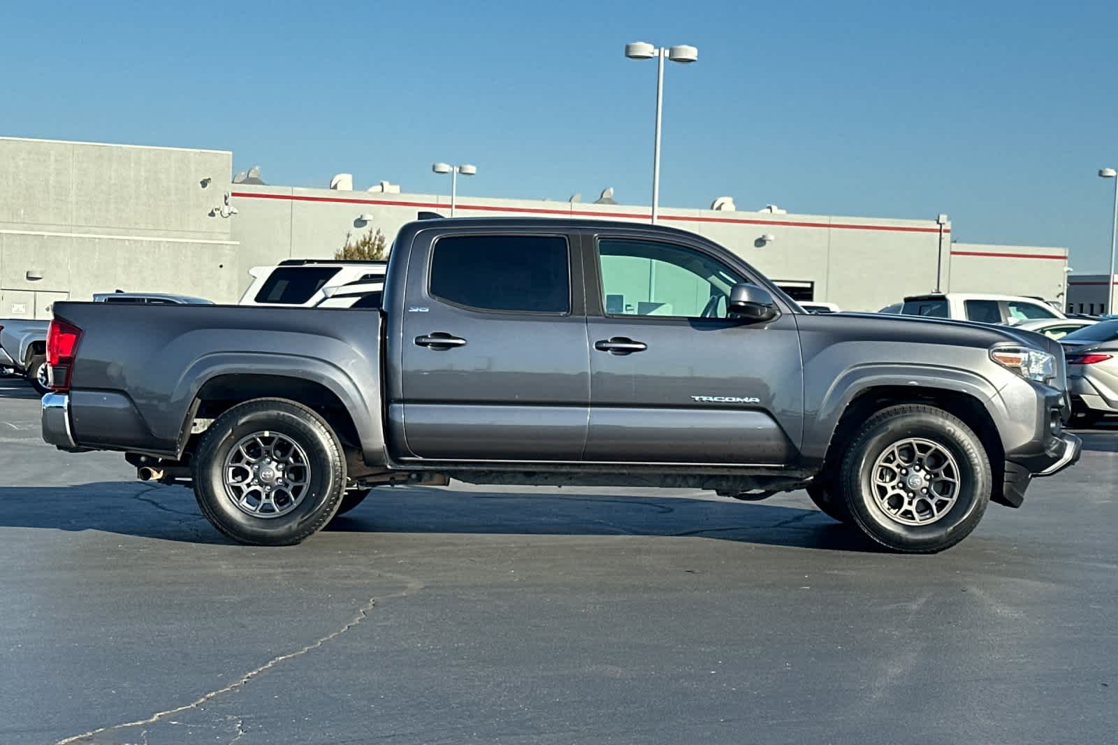 Thumbnail: 2021 Toyota Tacoma - 6