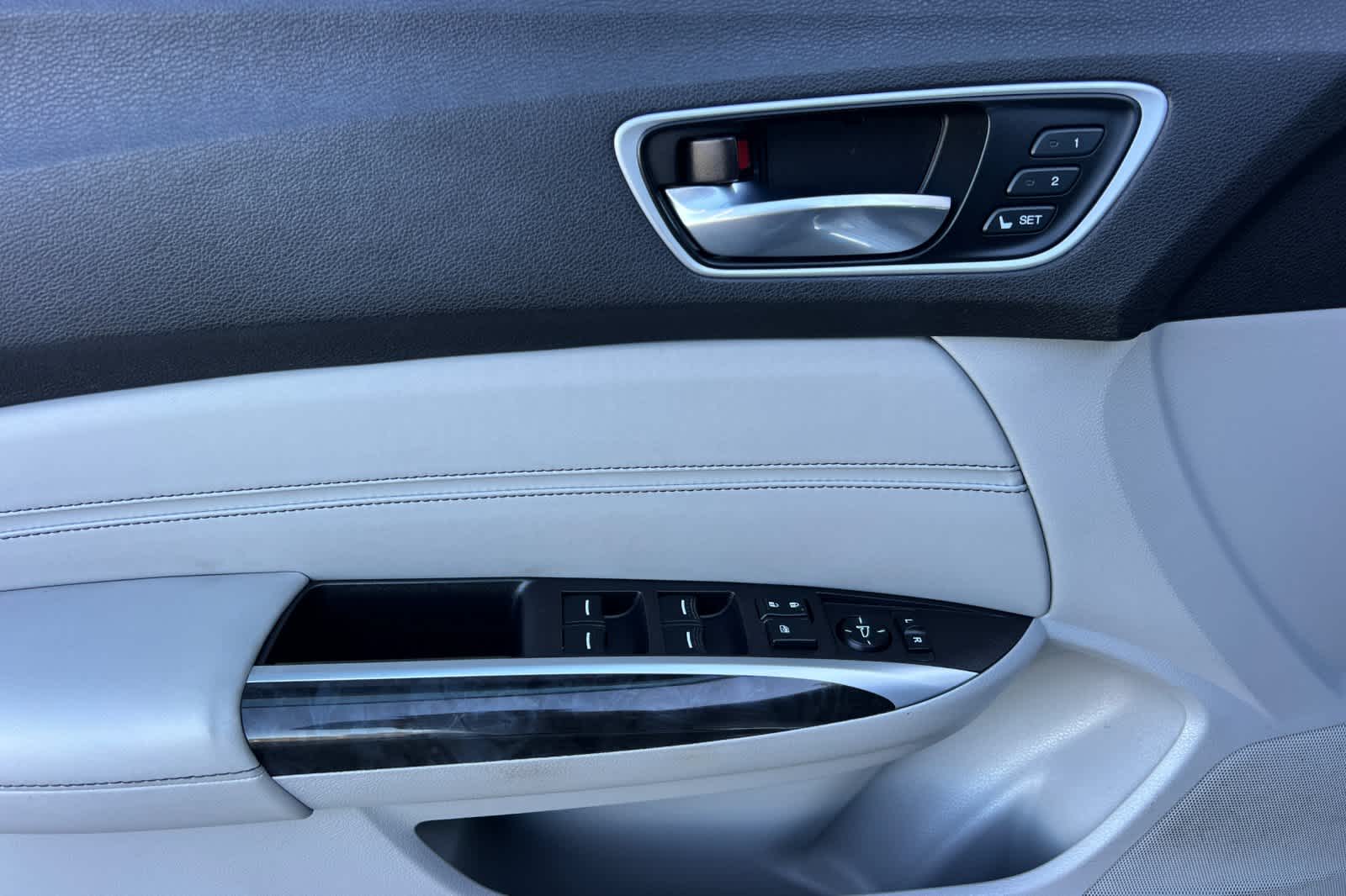 Thumbnail: 2018 Acura TLX - 12