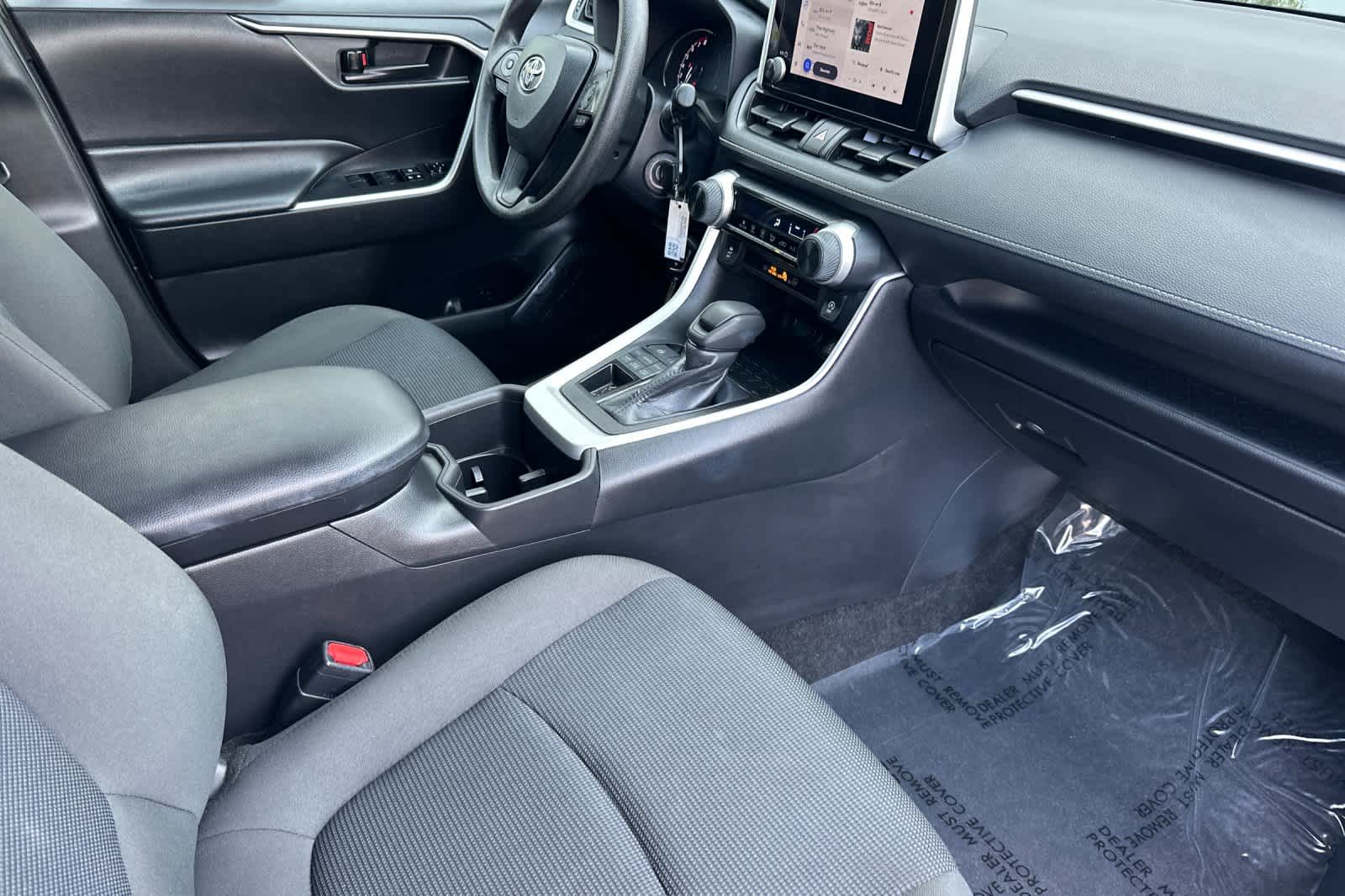 Thumbnail: 2024 Toyota RAV4 - 17