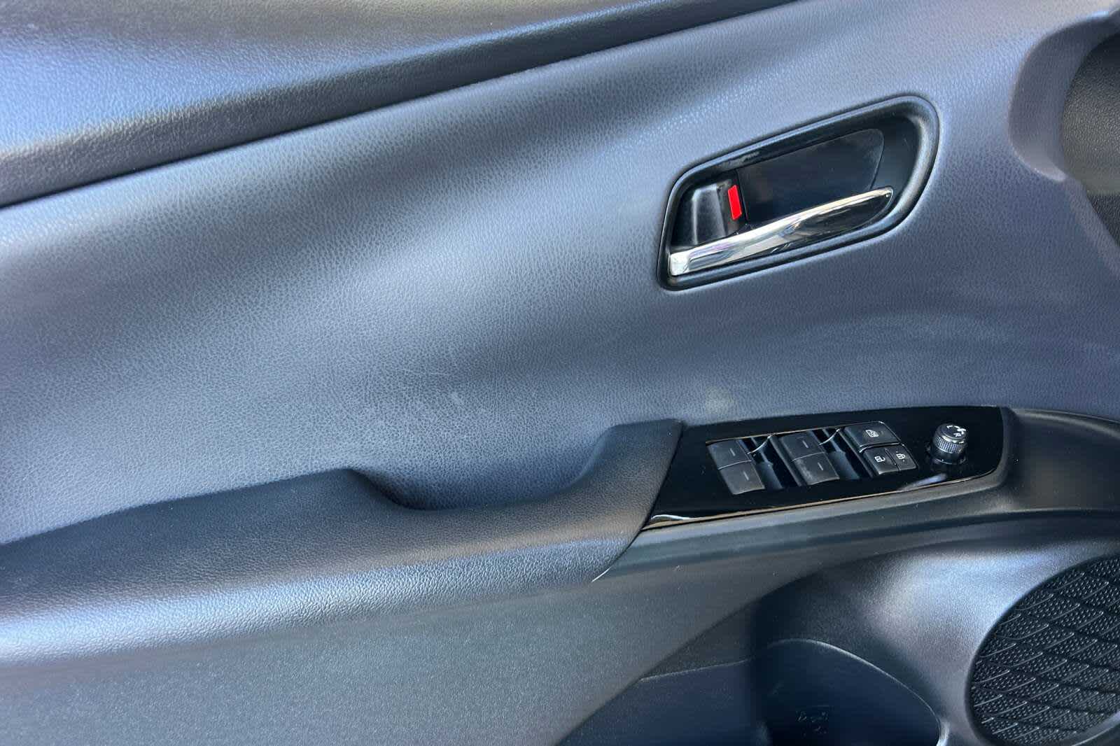 Thumbnail: 2019 Toyota Prius - 12