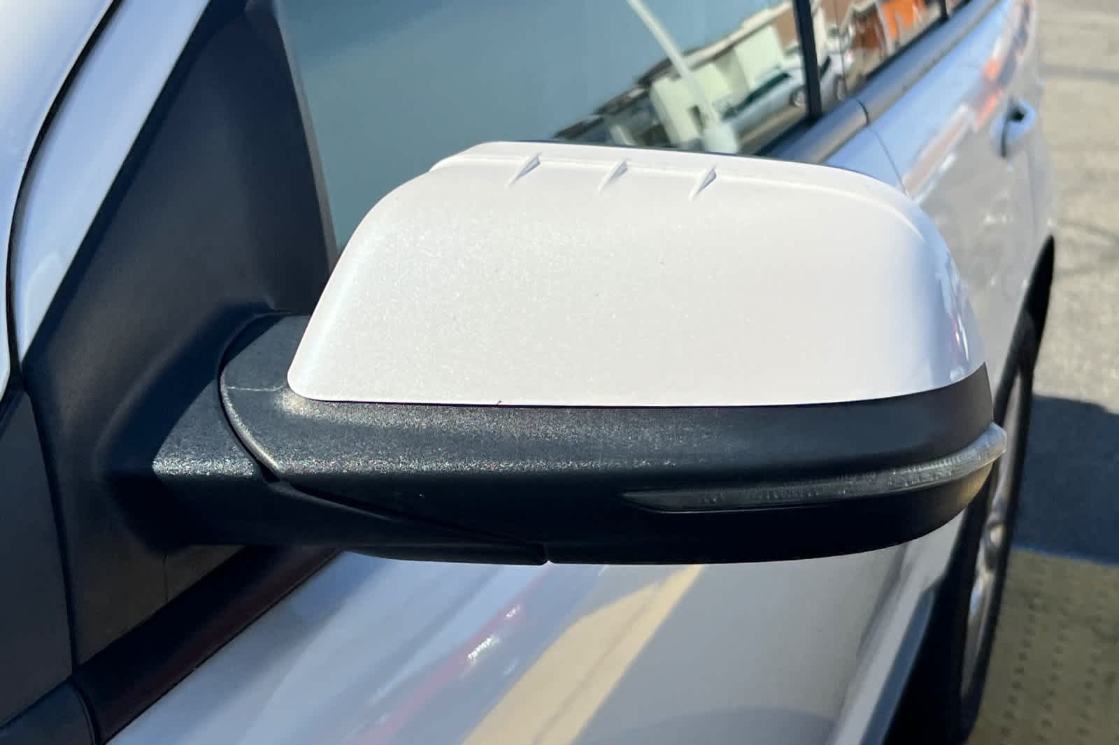 Thumbnail: 2013 Ford Edge - 20