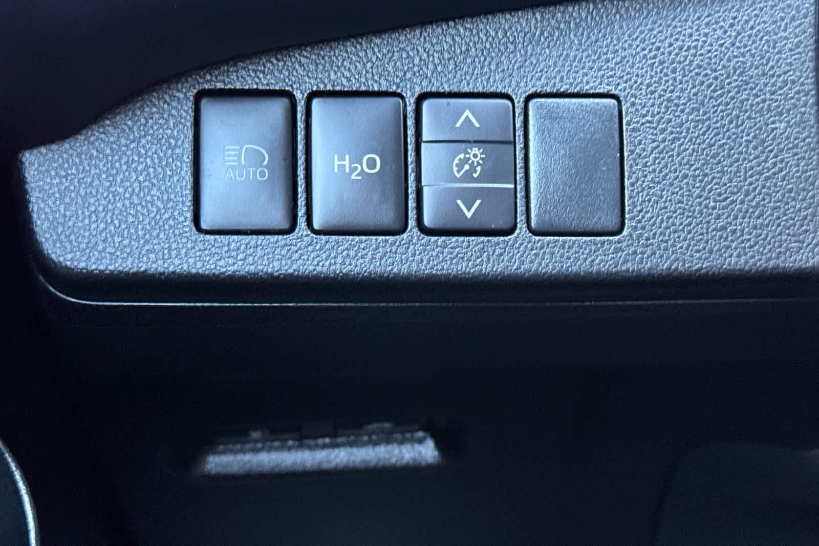 Thumbnail: 2018 Toyota Mirai - 30