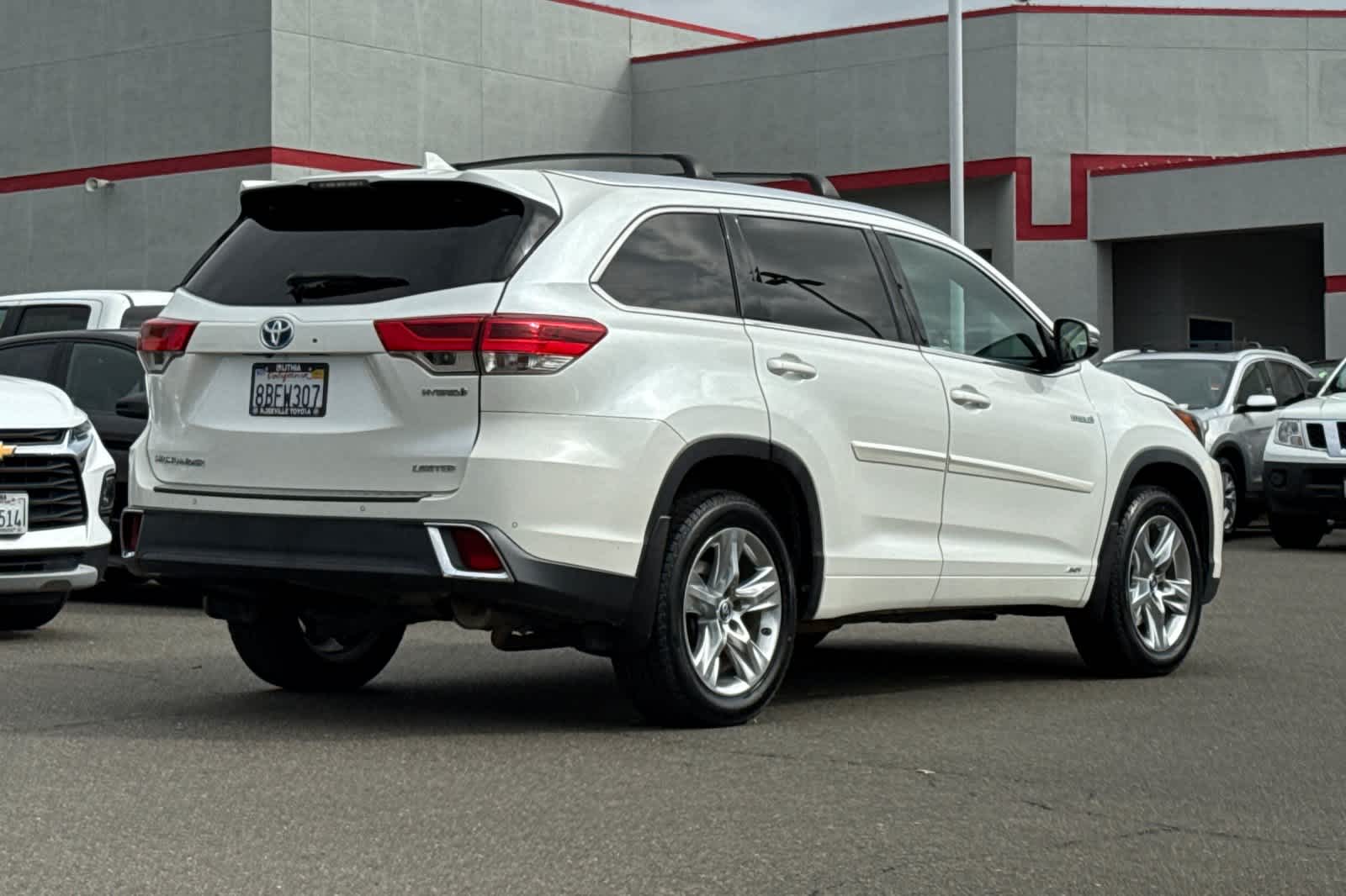 Thumbnail: 2018 Toyota Highlander - 2