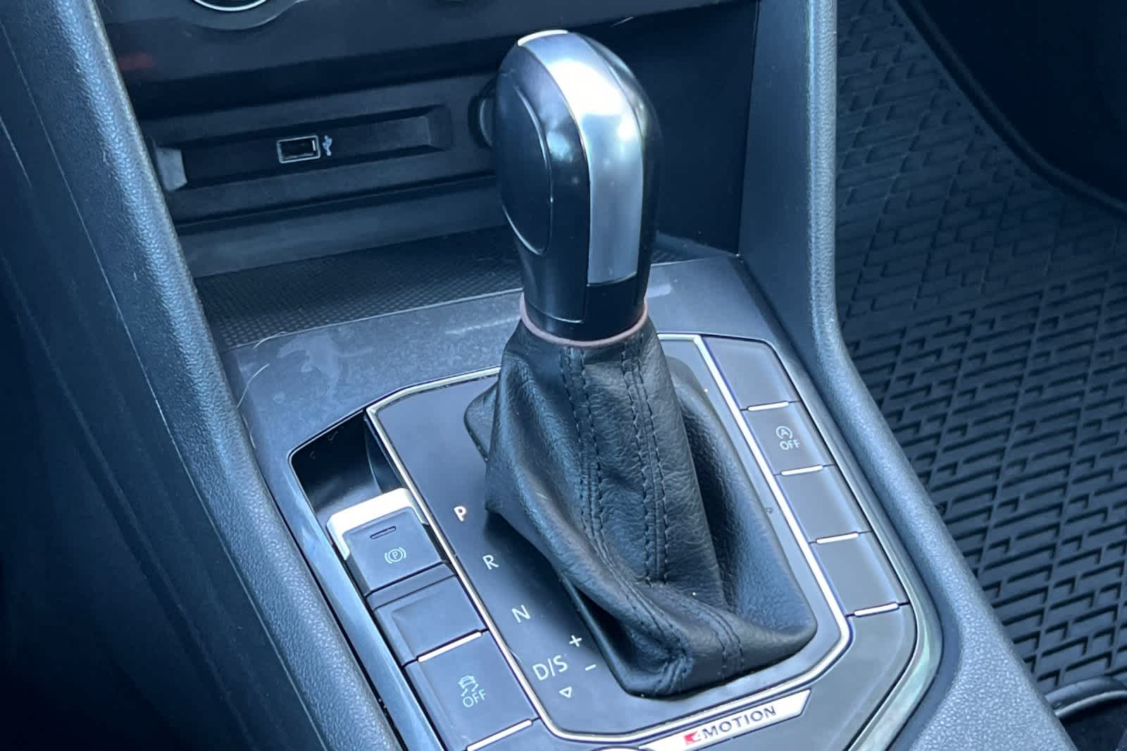 Thumbnail: 2018 Volkswagen Tiguan - 23