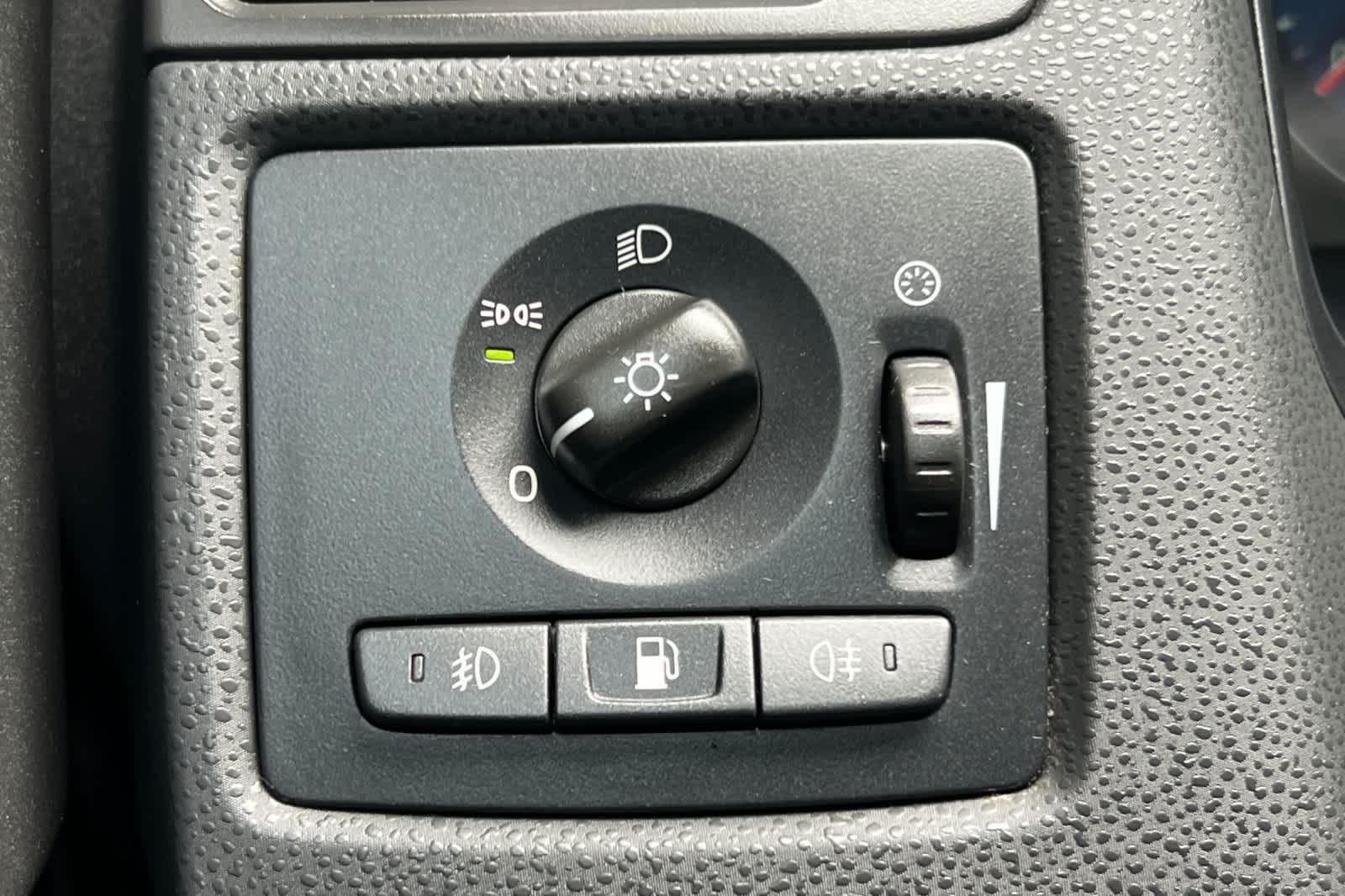 Thumbnail: 2011 Volvo C30 - 27