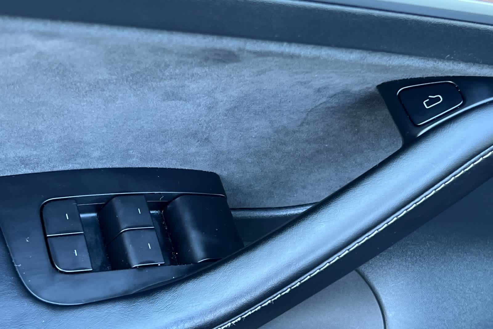 Thumbnail: 2022 Tesla Model 3 - 13