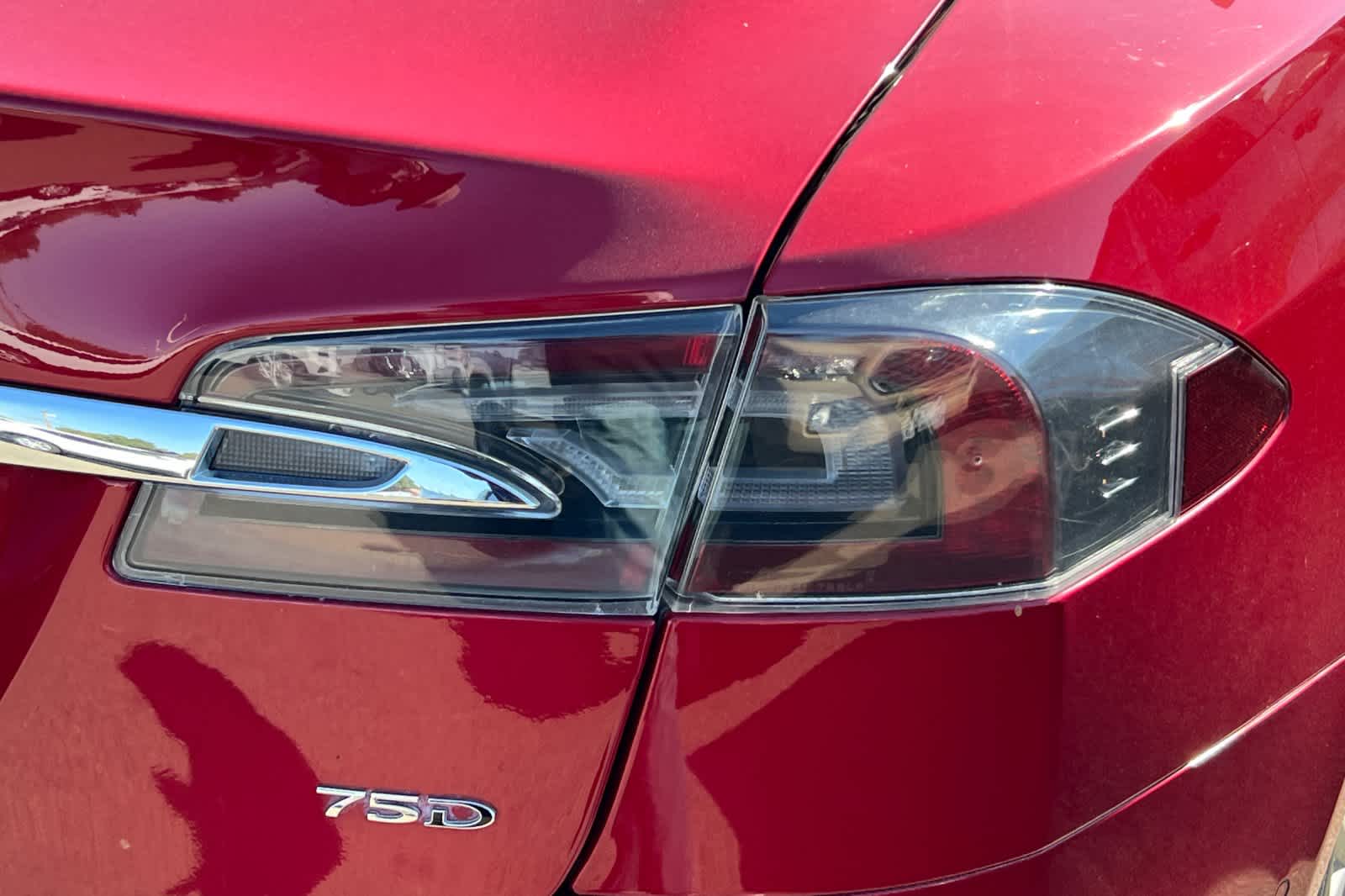 Thumbnail: 2018 Tesla Model S - 16
