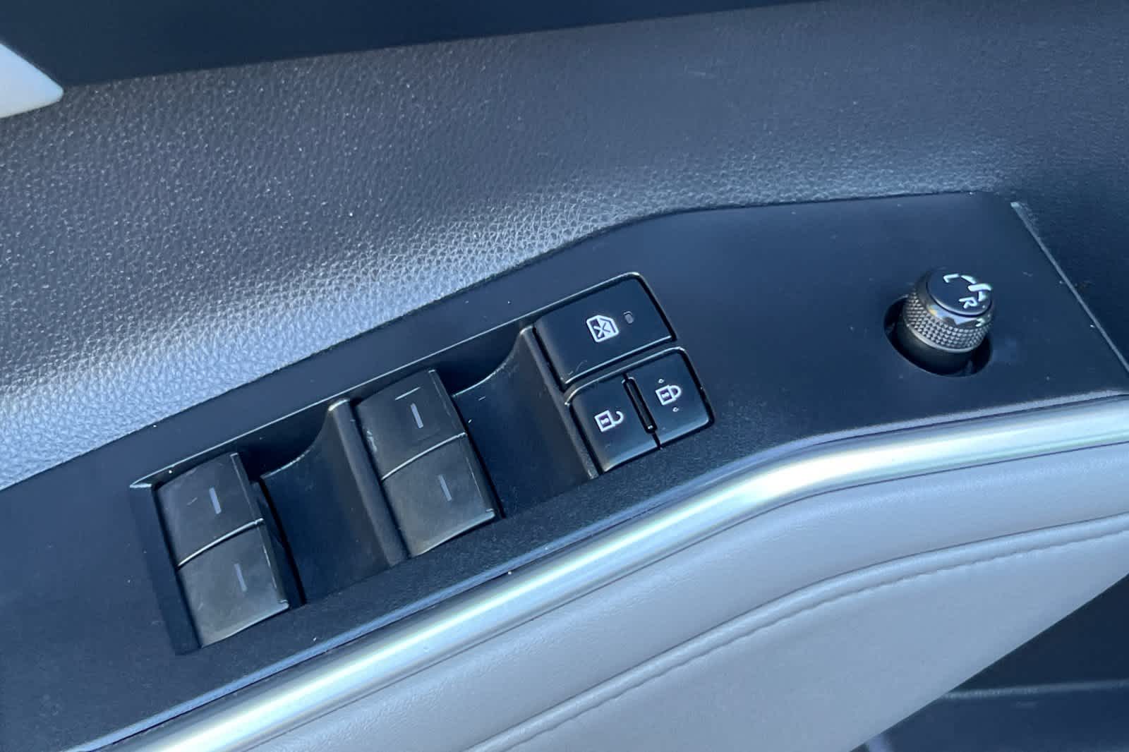 Thumbnail: 2021 Toyota Highlander - 12