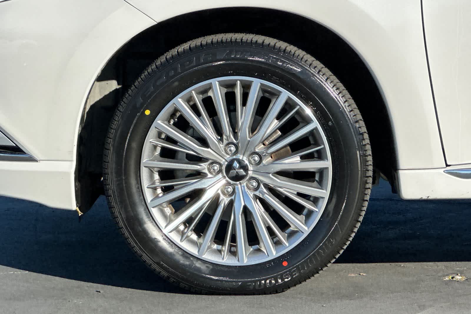 Thumbnail: 2022 Mitsubishi Outlander - 31