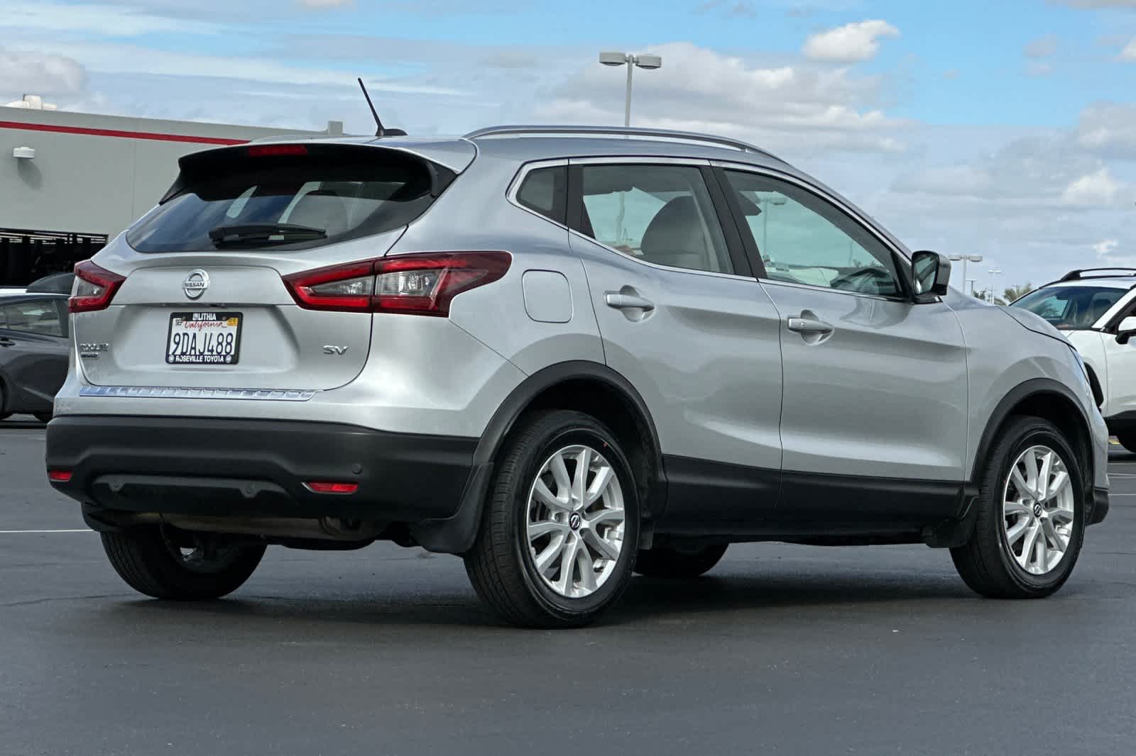 Thumbnail: 2022 Nissan Rogue Sport - 2