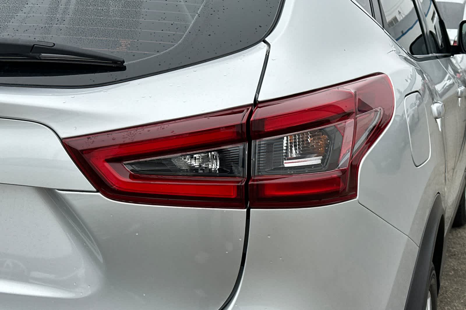 Thumbnail: 2021 Nissan Rogue Sport - 17