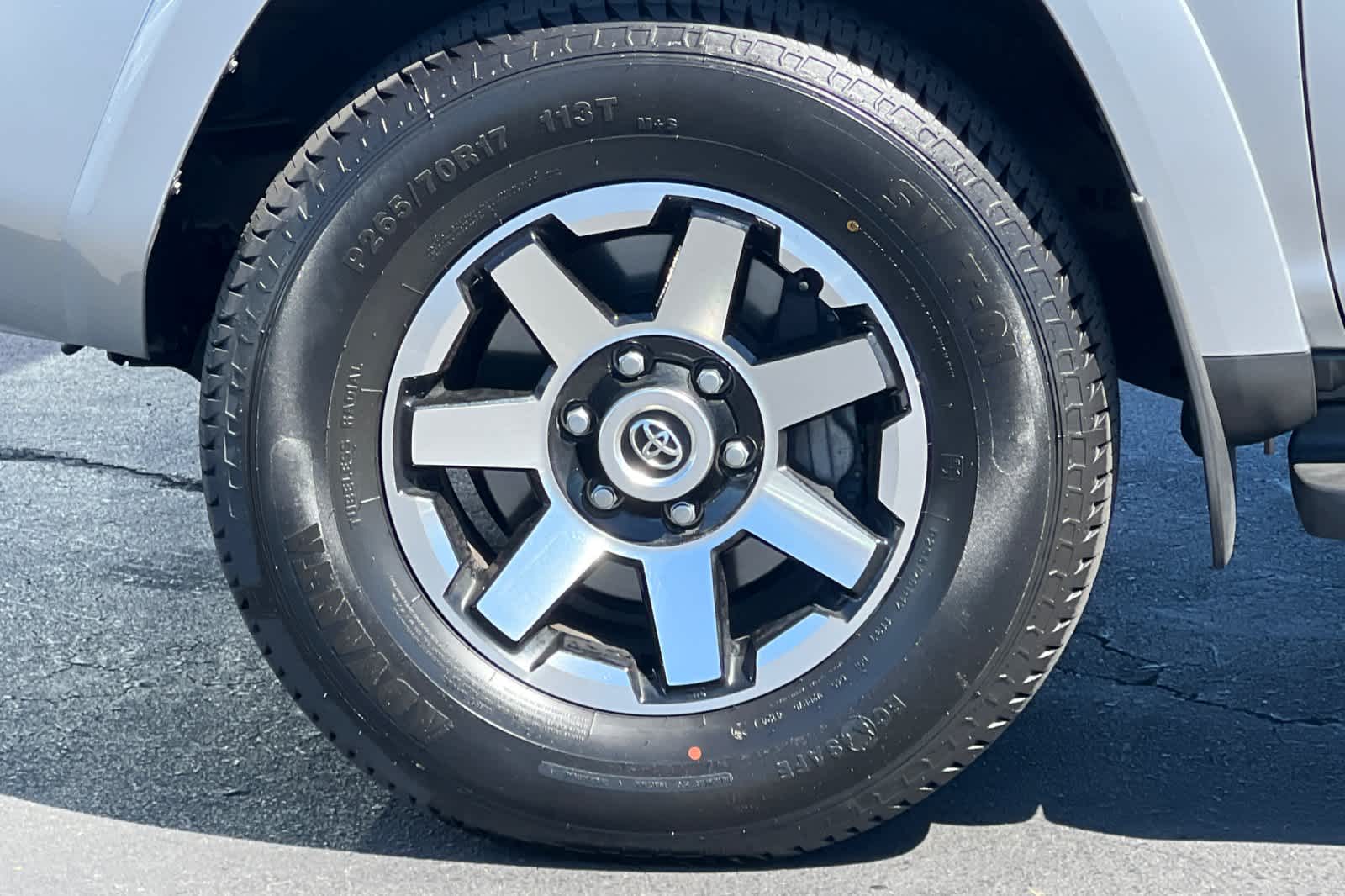 Thumbnail: 2024 Toyota 4Runner - 28