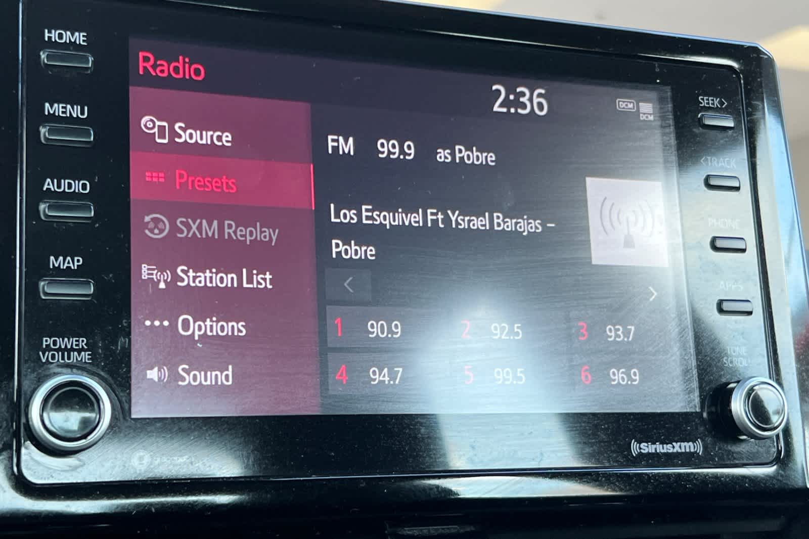 2022 Toyota Corolla LE 18