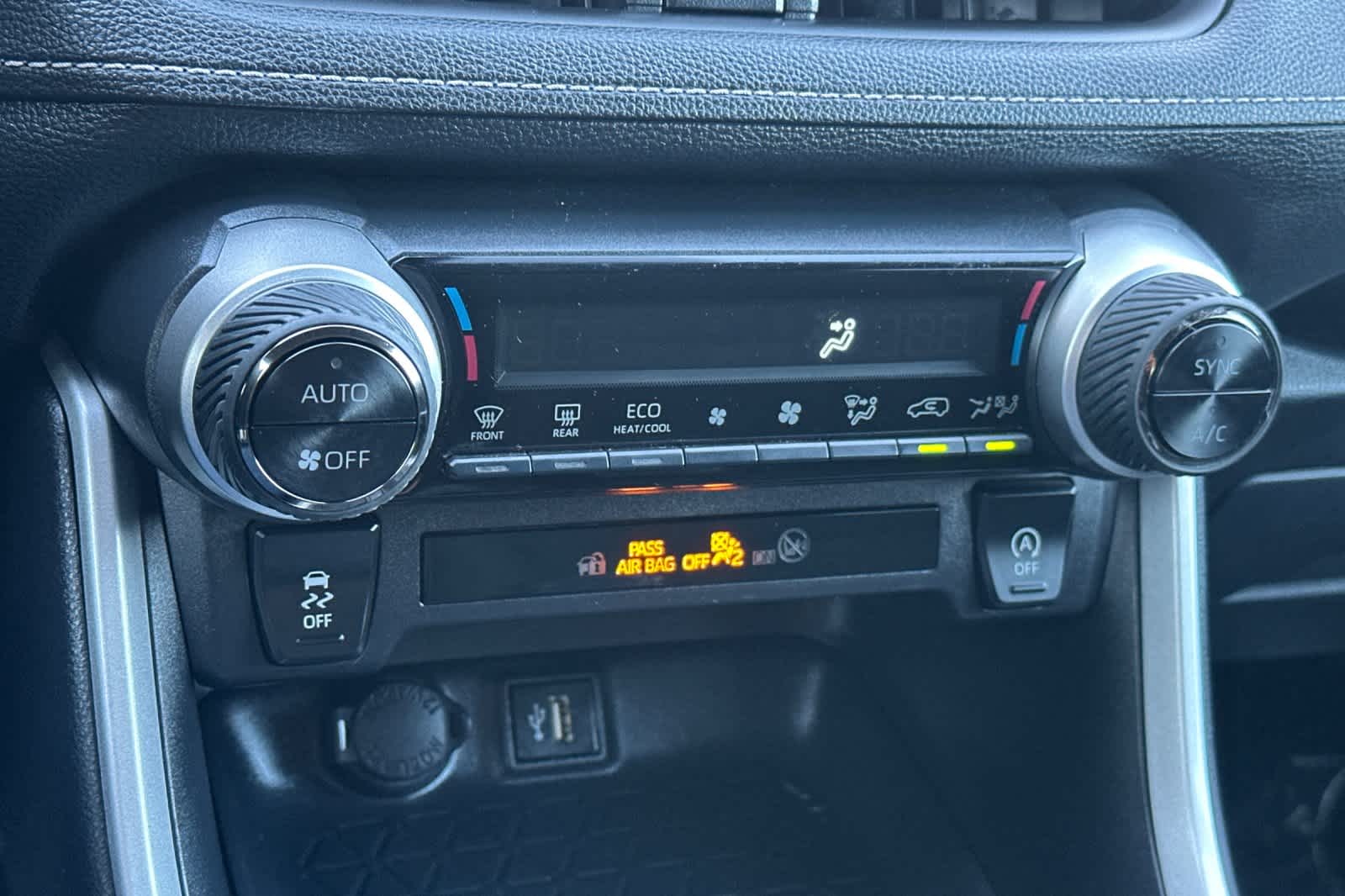 Thumbnail: 2025 Toyota RAV4 - 22