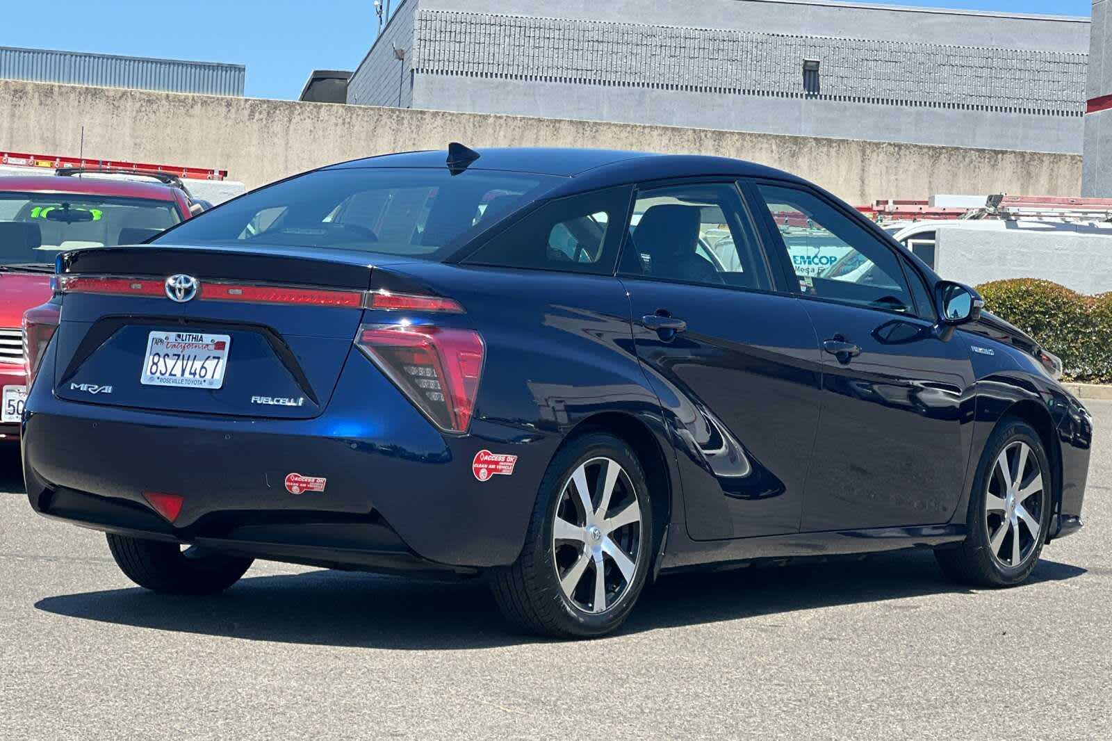 Thumbnail: 2017 Toyota Mirai - 2