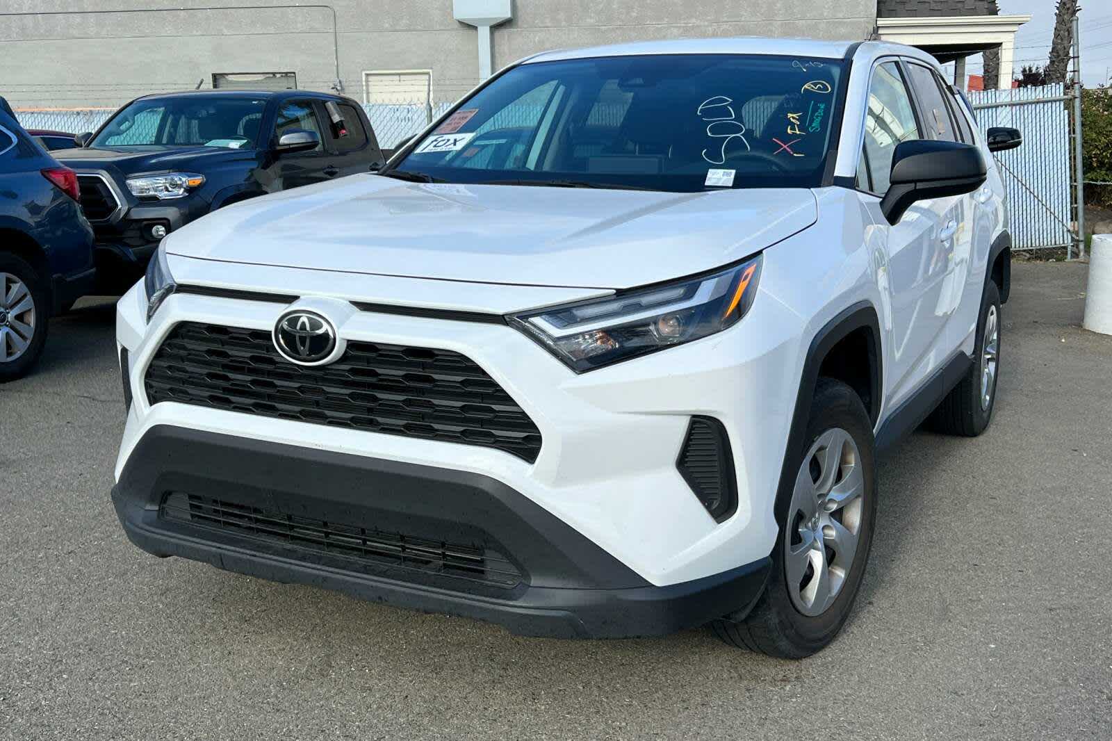 2023 Toyota RAV4 LE 2