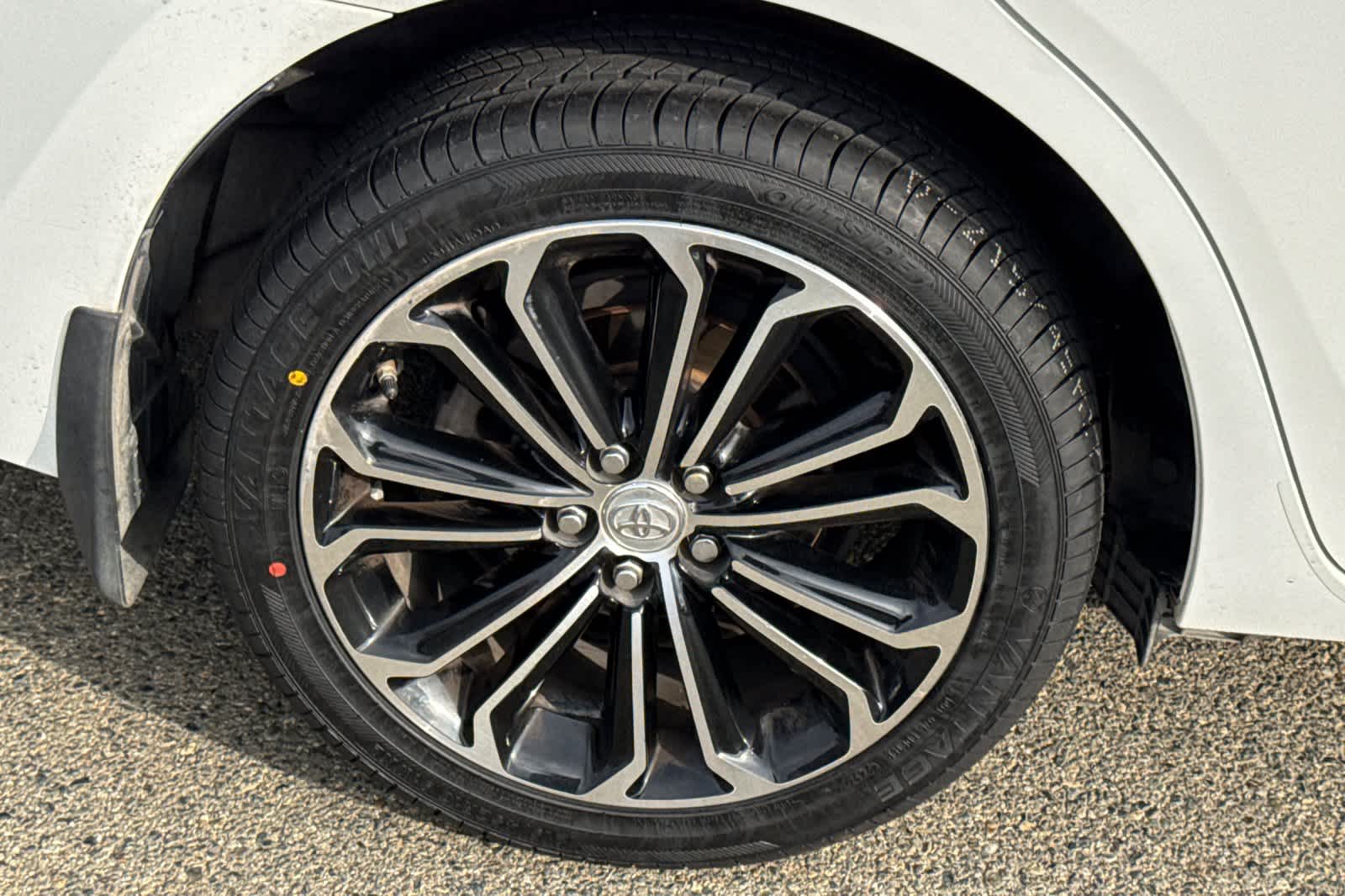 Thumbnail: 2016 Toyota Corolla - 14