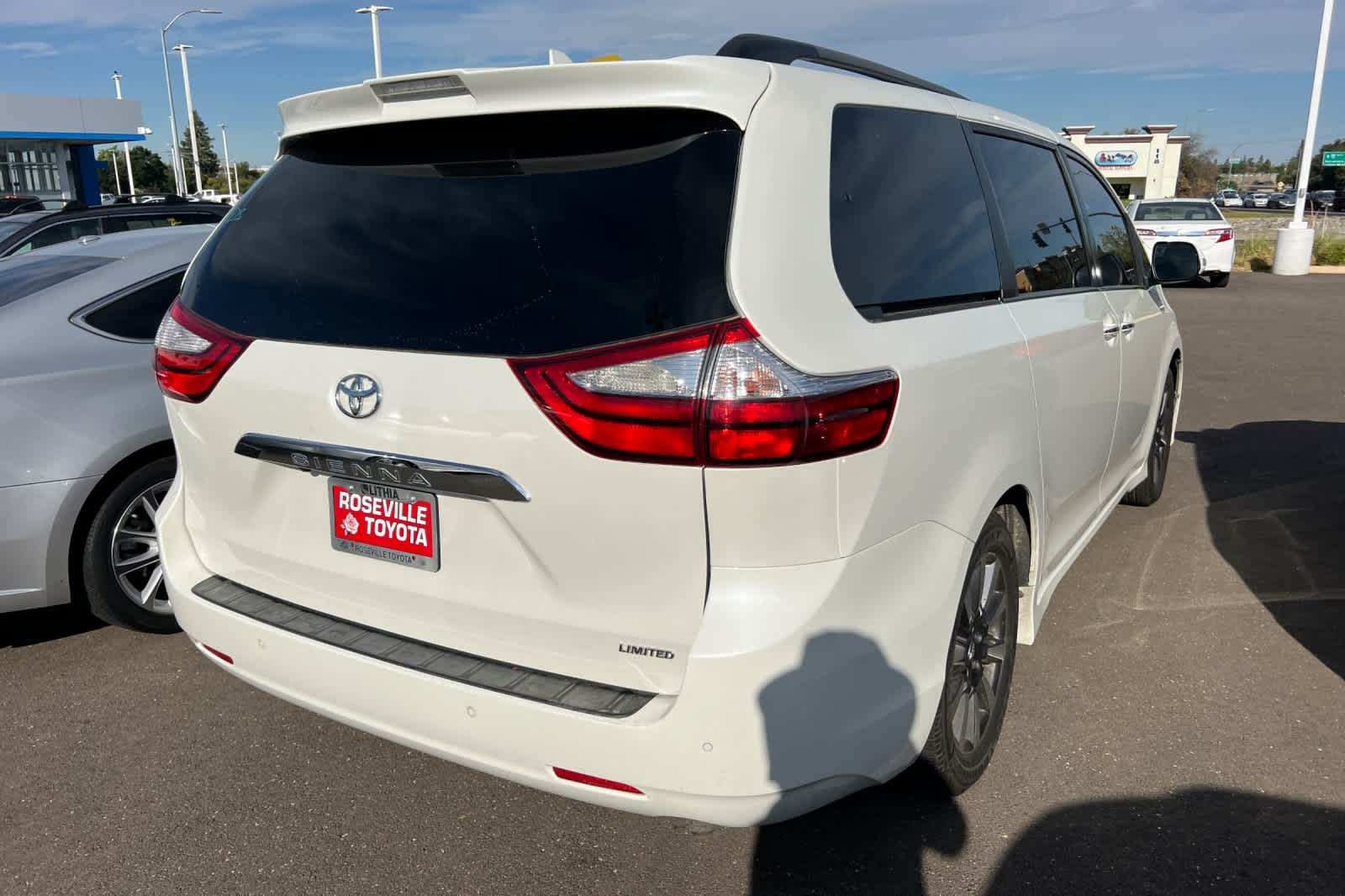 Thumbnail: 2019 Toyota Sienna - 2